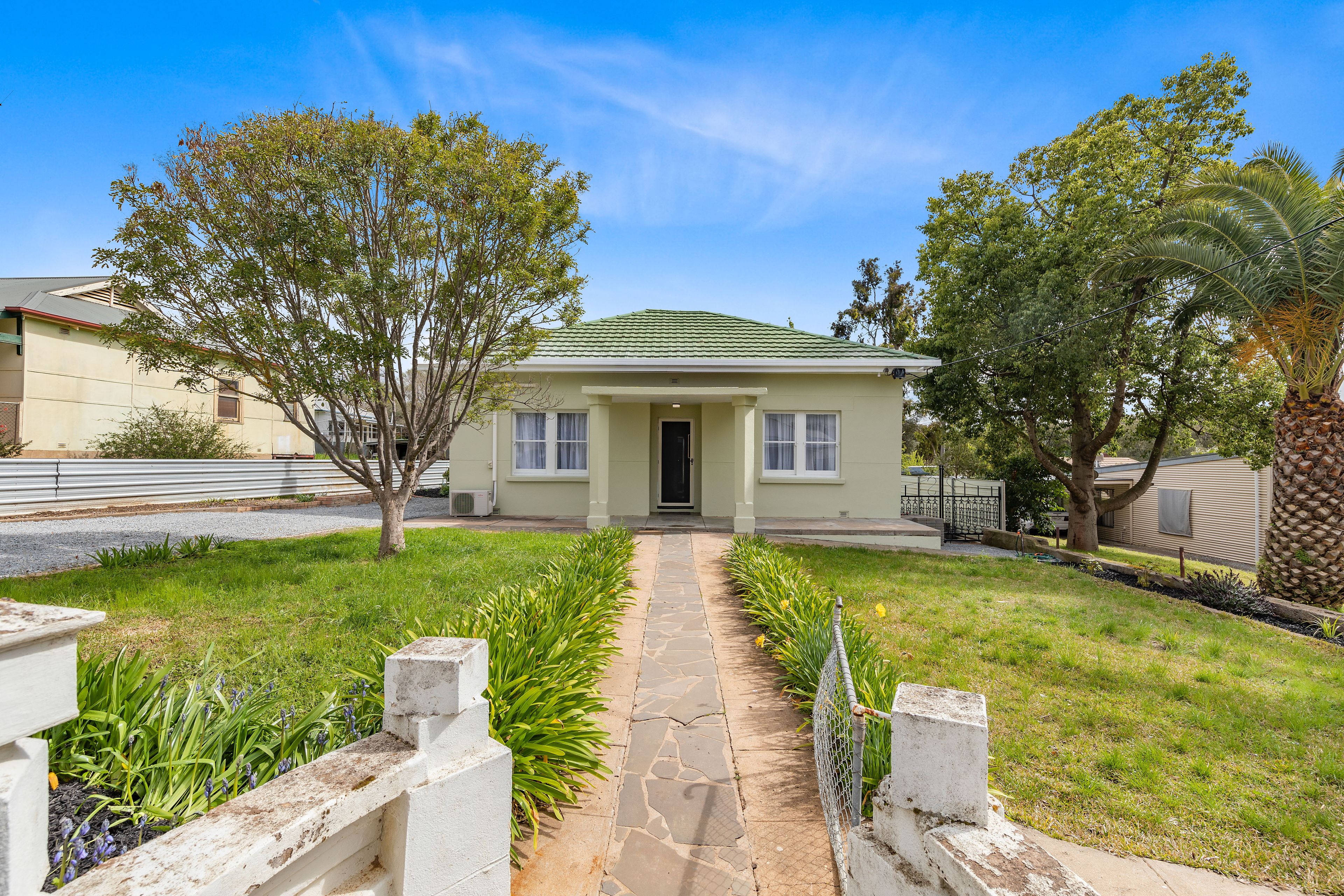 13 Charles Street, Clare SA 5453