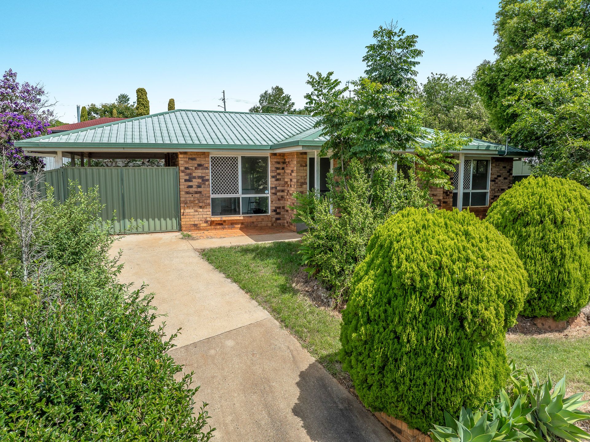 16 Reisling Court, Wilsonton Heights QLD 4350