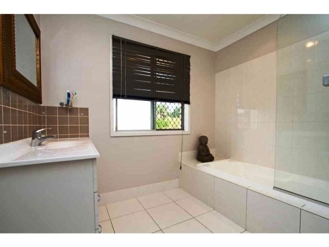 14 Peatey Street, Norman Gardens, QLD 4701