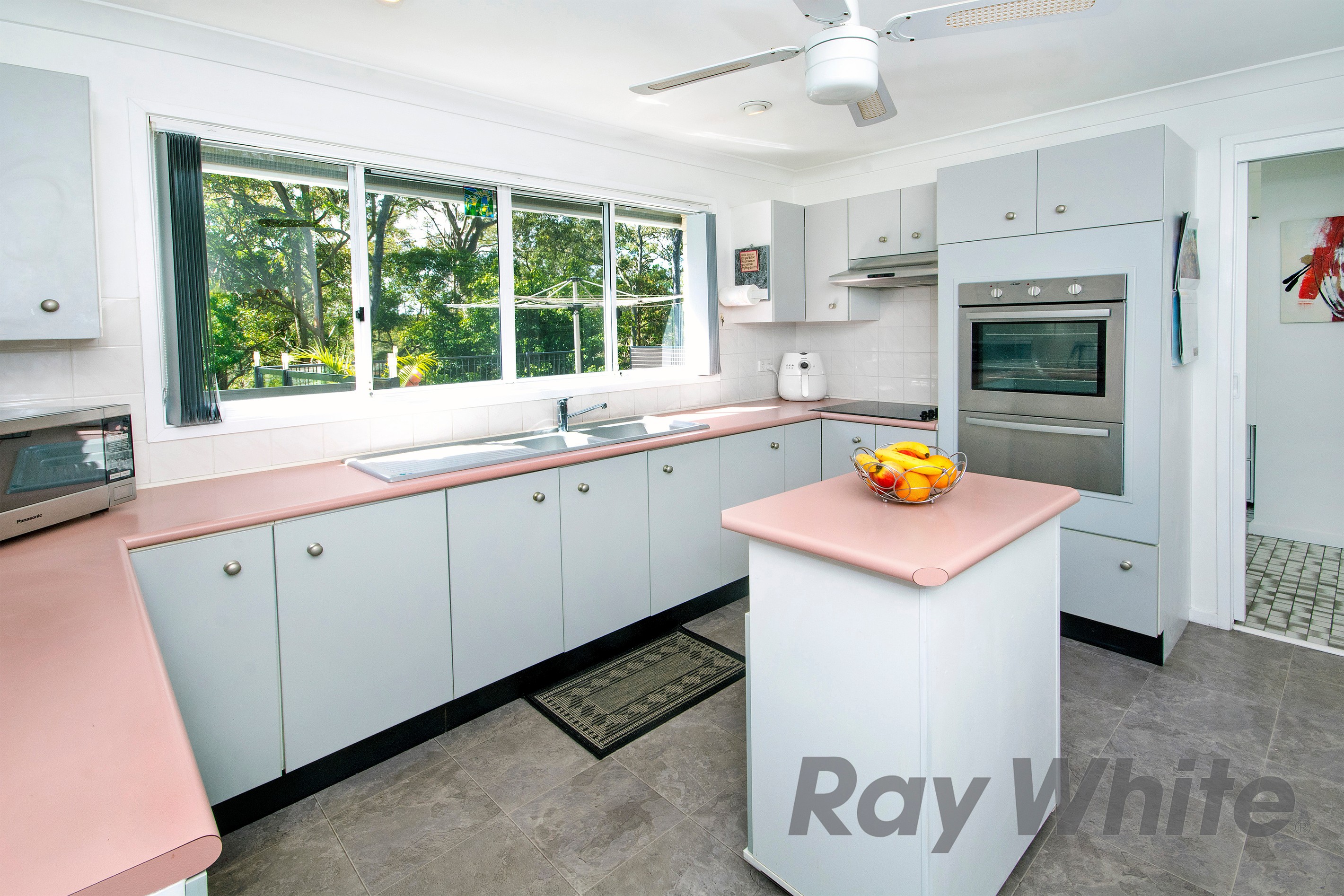 98 Glad Gunson Drive, Eleebana, NSW 2282