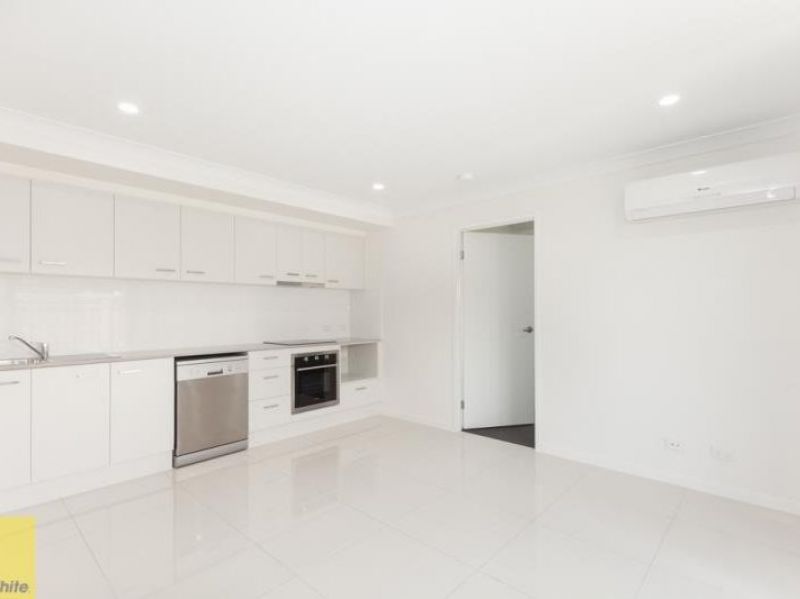 2/25 Azure Street, Rosewood, QLD 4340