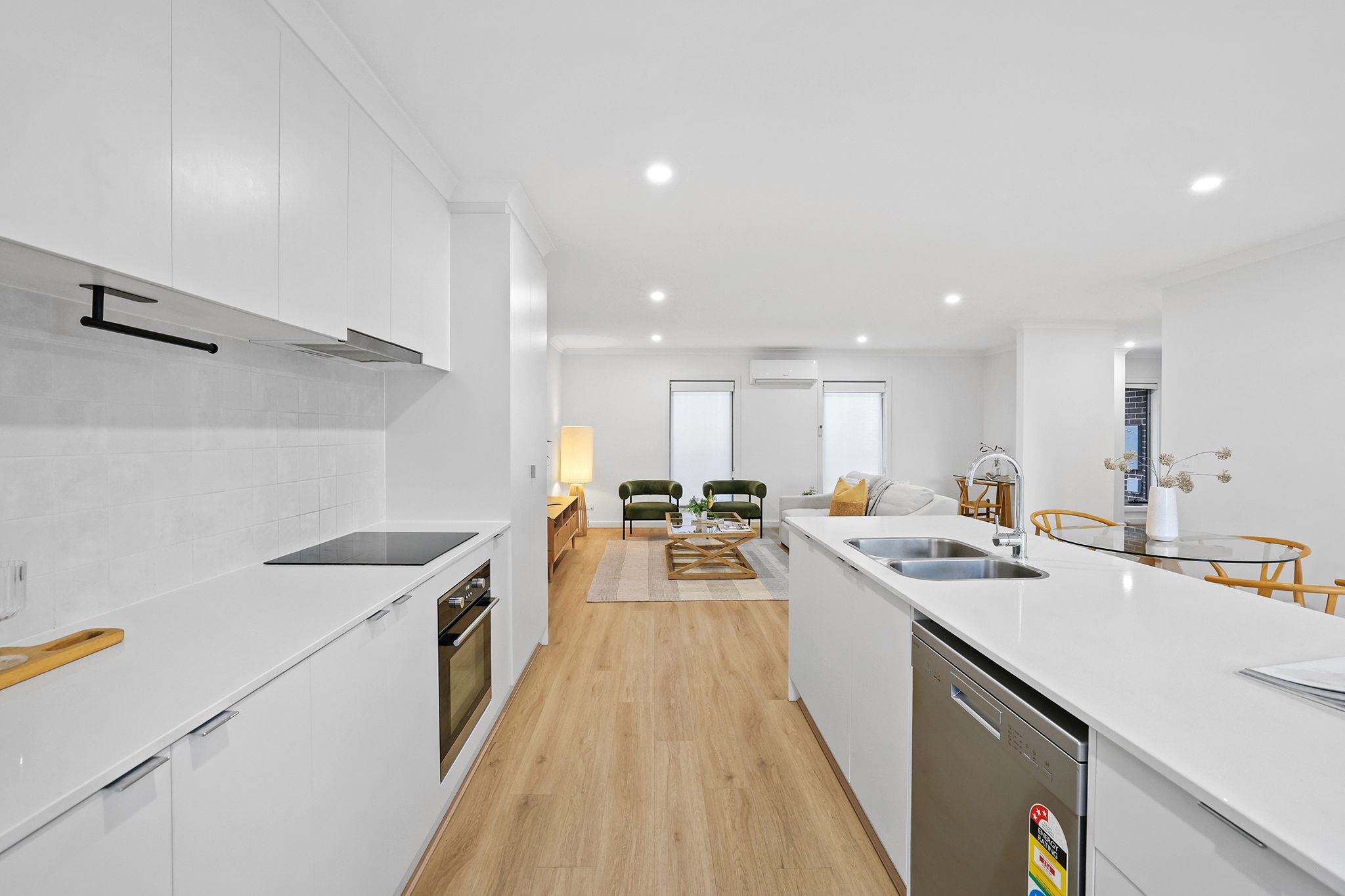 2/11 Lardner Road — photo 3 of 26