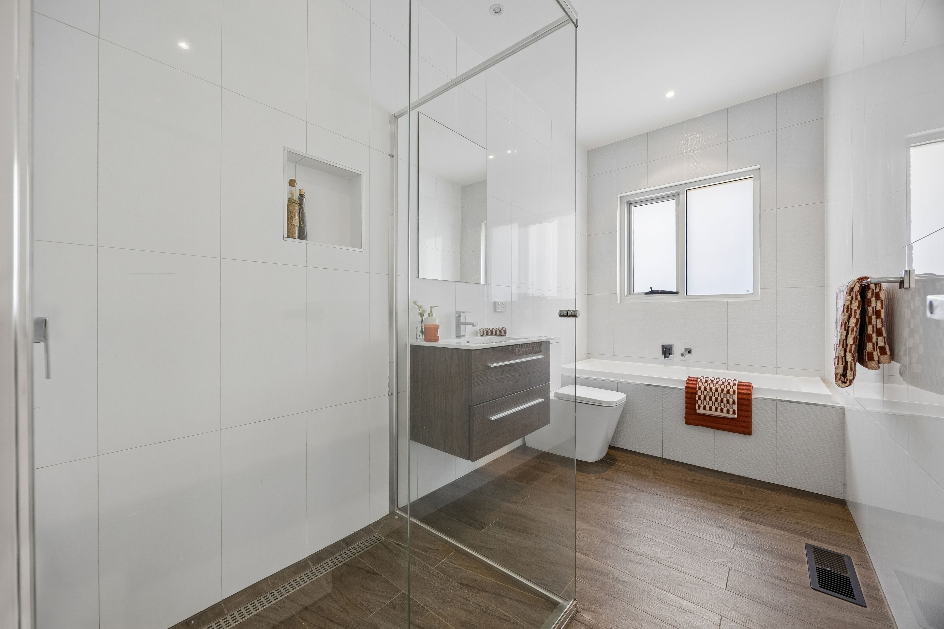 1/205 Wickham Road — photo 6 of 14