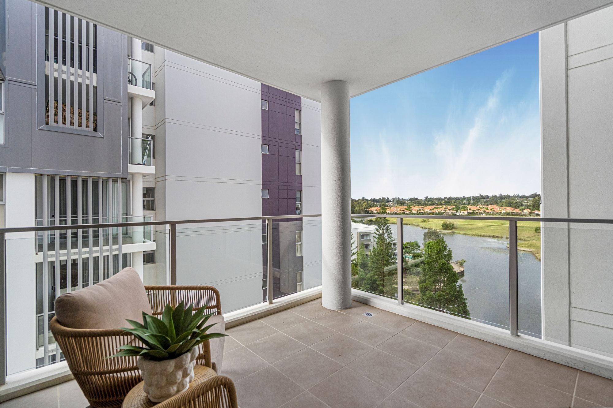 255/129 Laver Drive, Robina, QLD 4226
