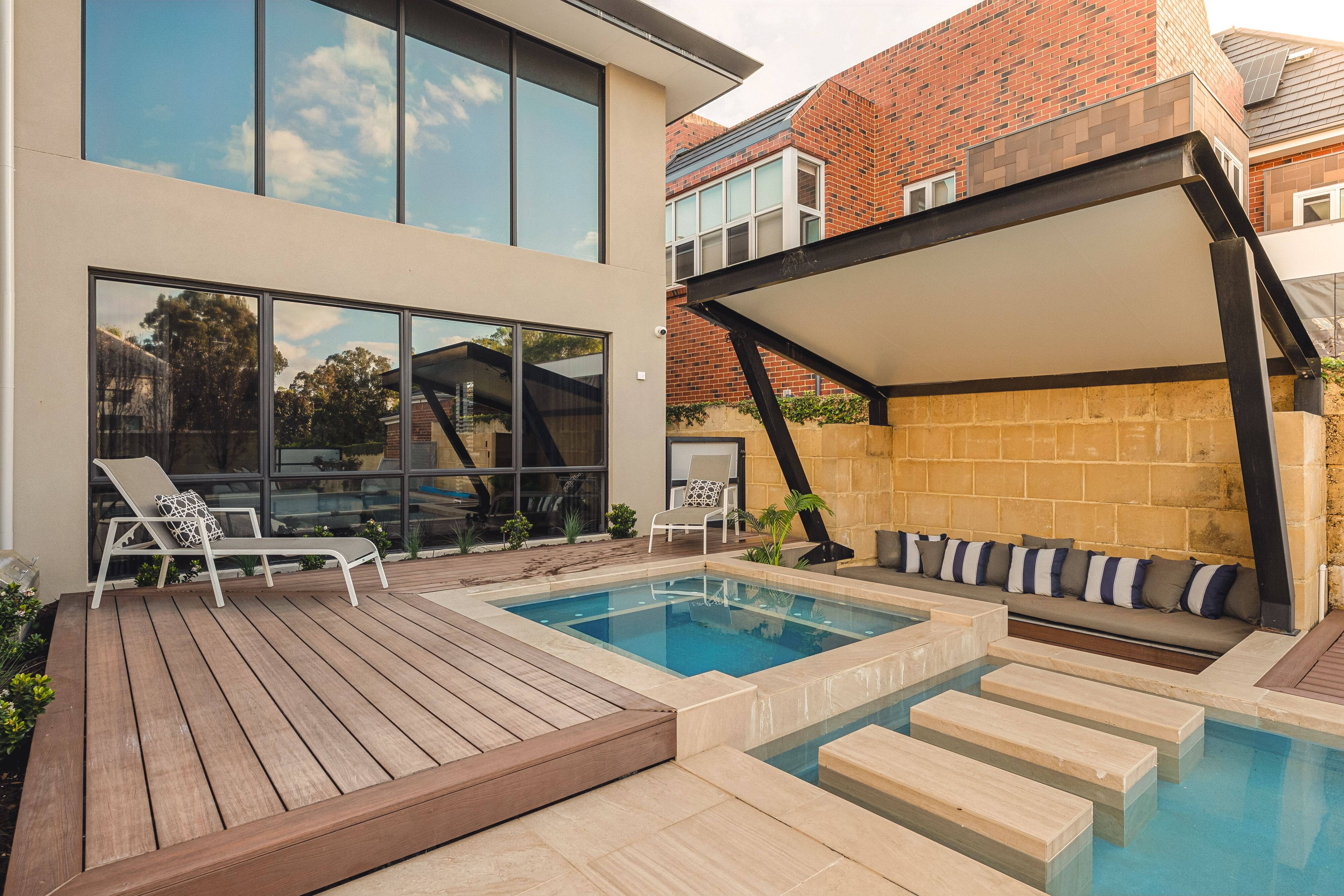 Riverside Luxury, Beautifully Bespoke! — photo 25 of 28