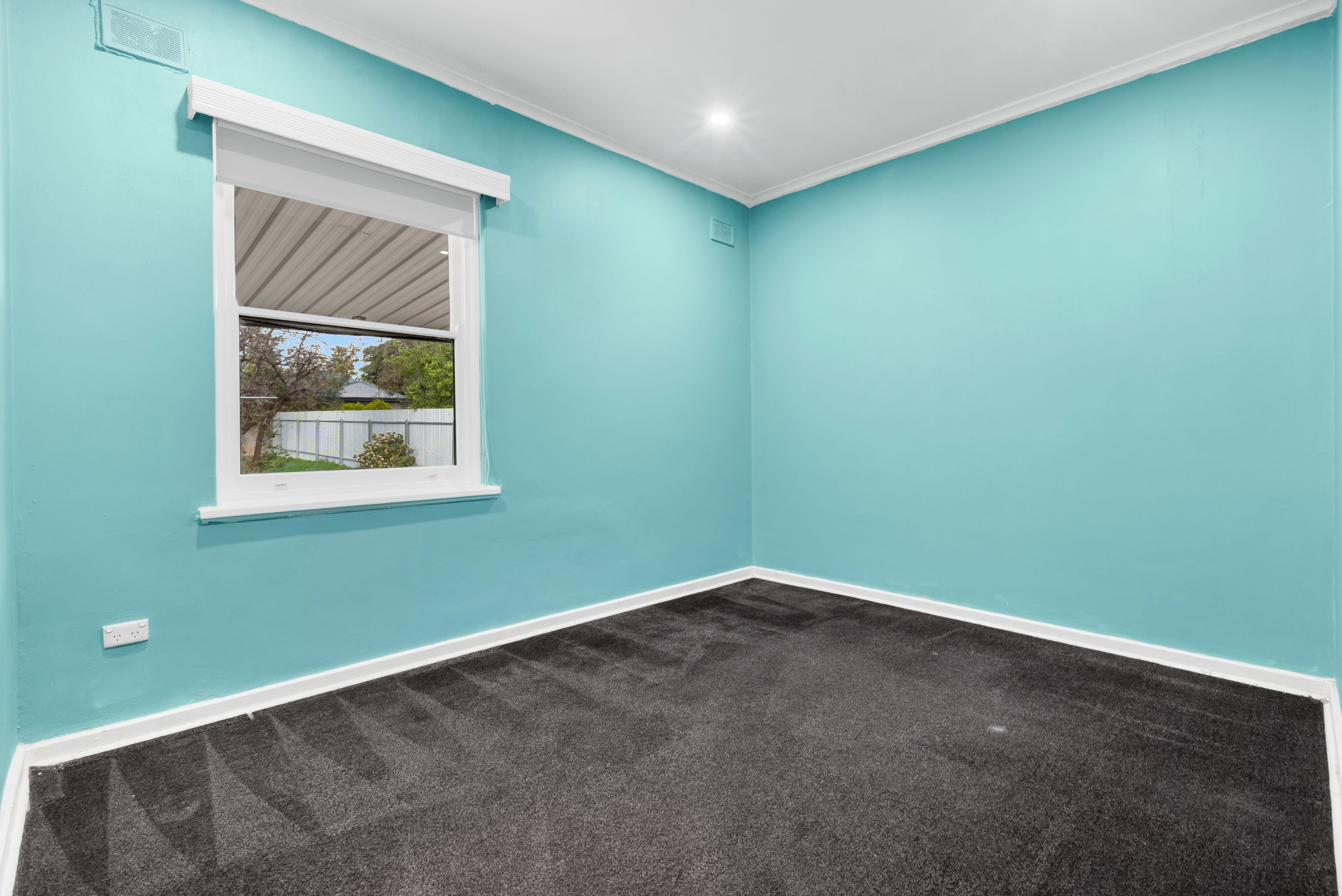 128 Woodford Road — photo 13 of 23
