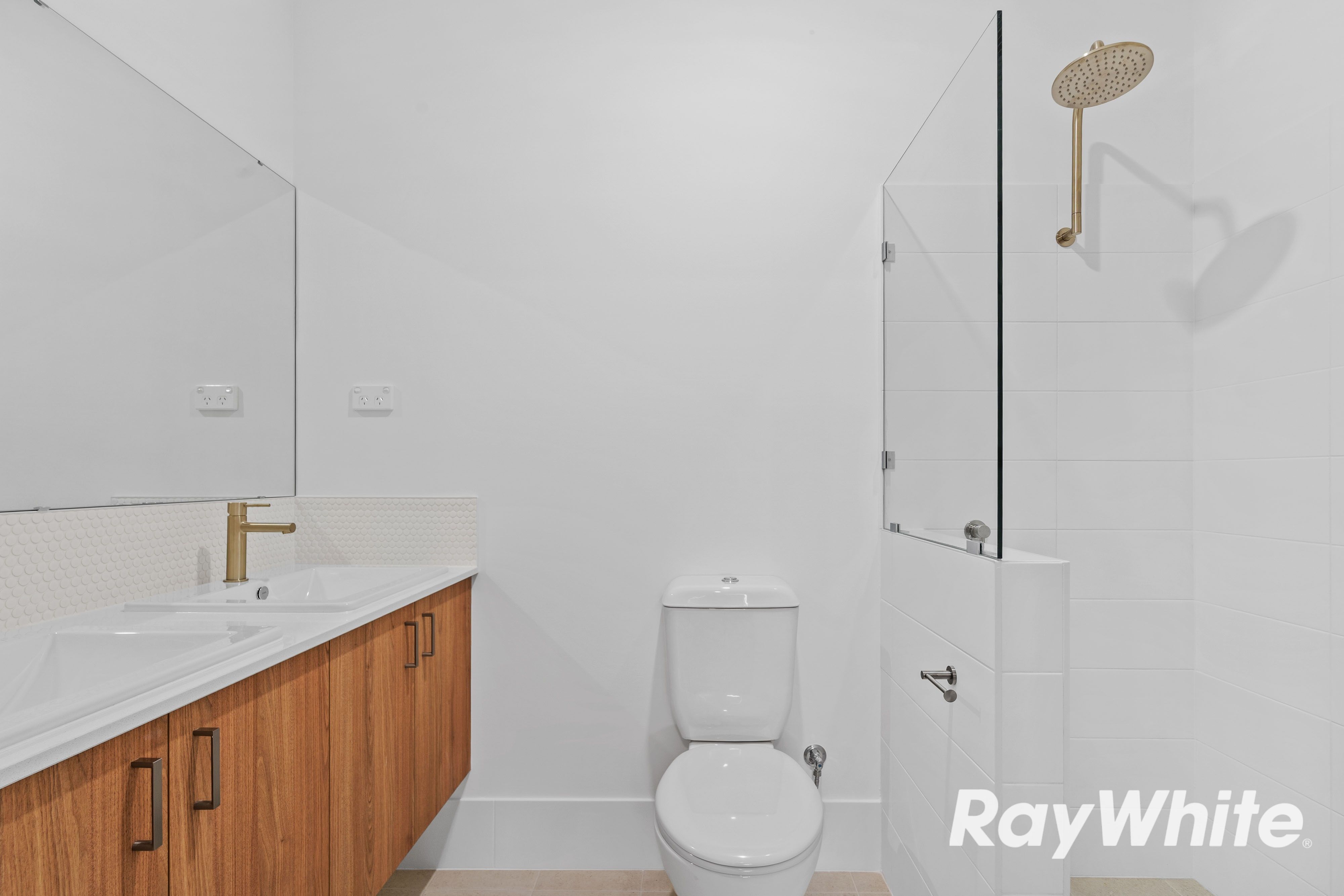 22/101 Oakleigh Drive — photo 6 of 25