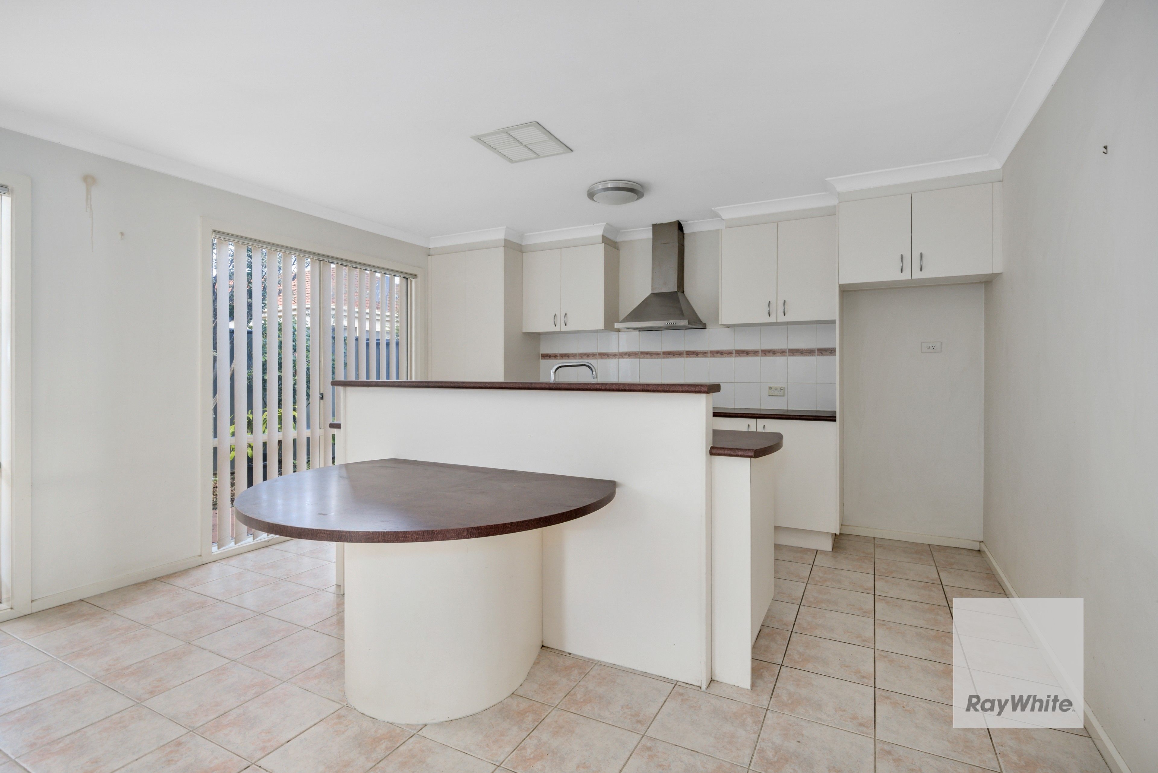 4 Gosford Gardens — photo 6 of 9