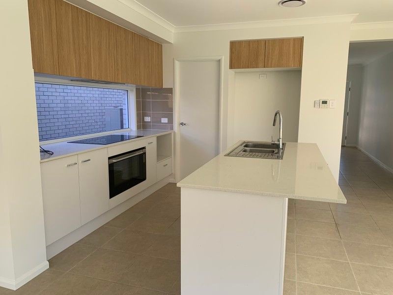 15 Oxford Drive, FLAGSTONE, QLD 4280