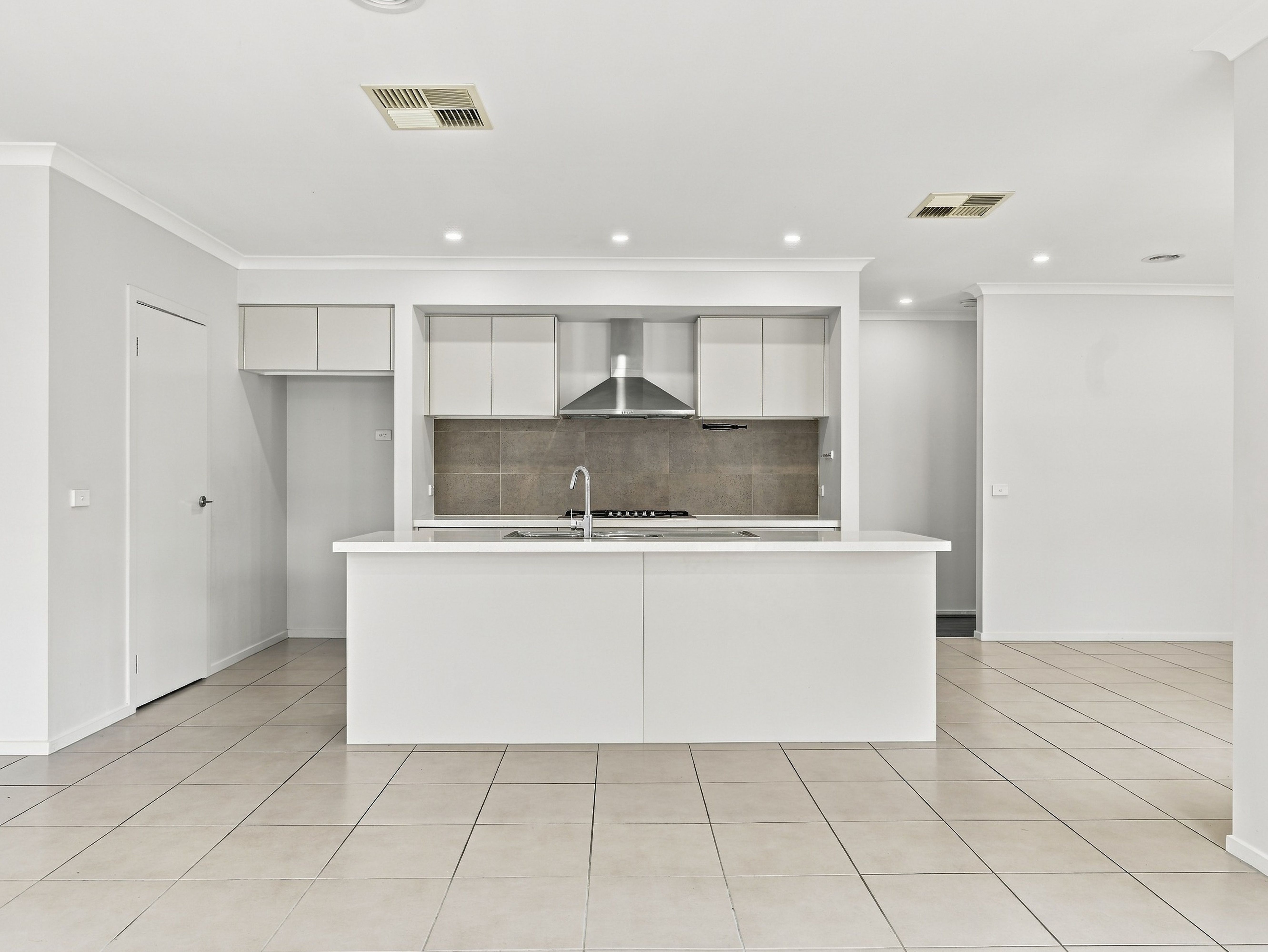 24 Pastille Road, MANOR LAKES, VIC 3024