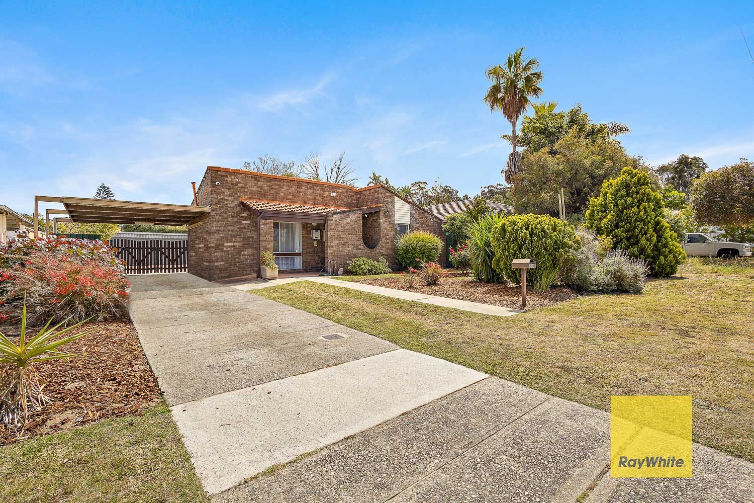 25 Montrose Avenue, Girrawheen, WA 6064