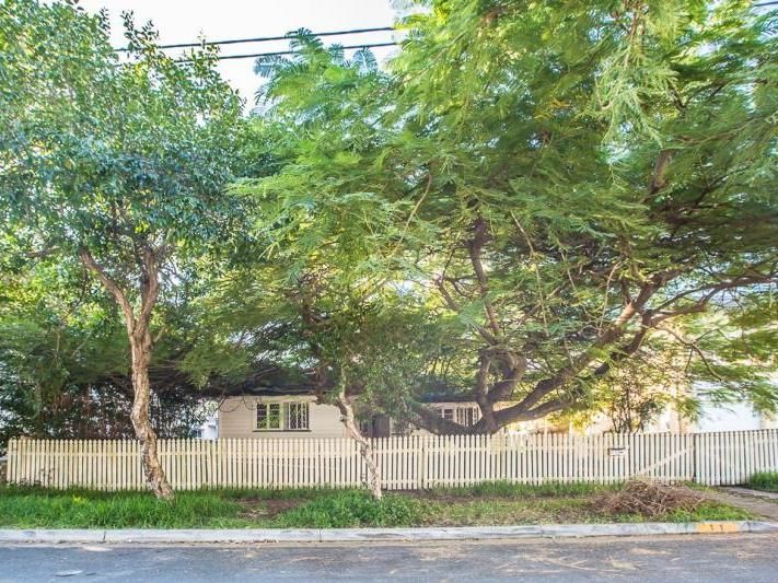 11 Birt Avenue, Surfers Paradise, QLD 4217