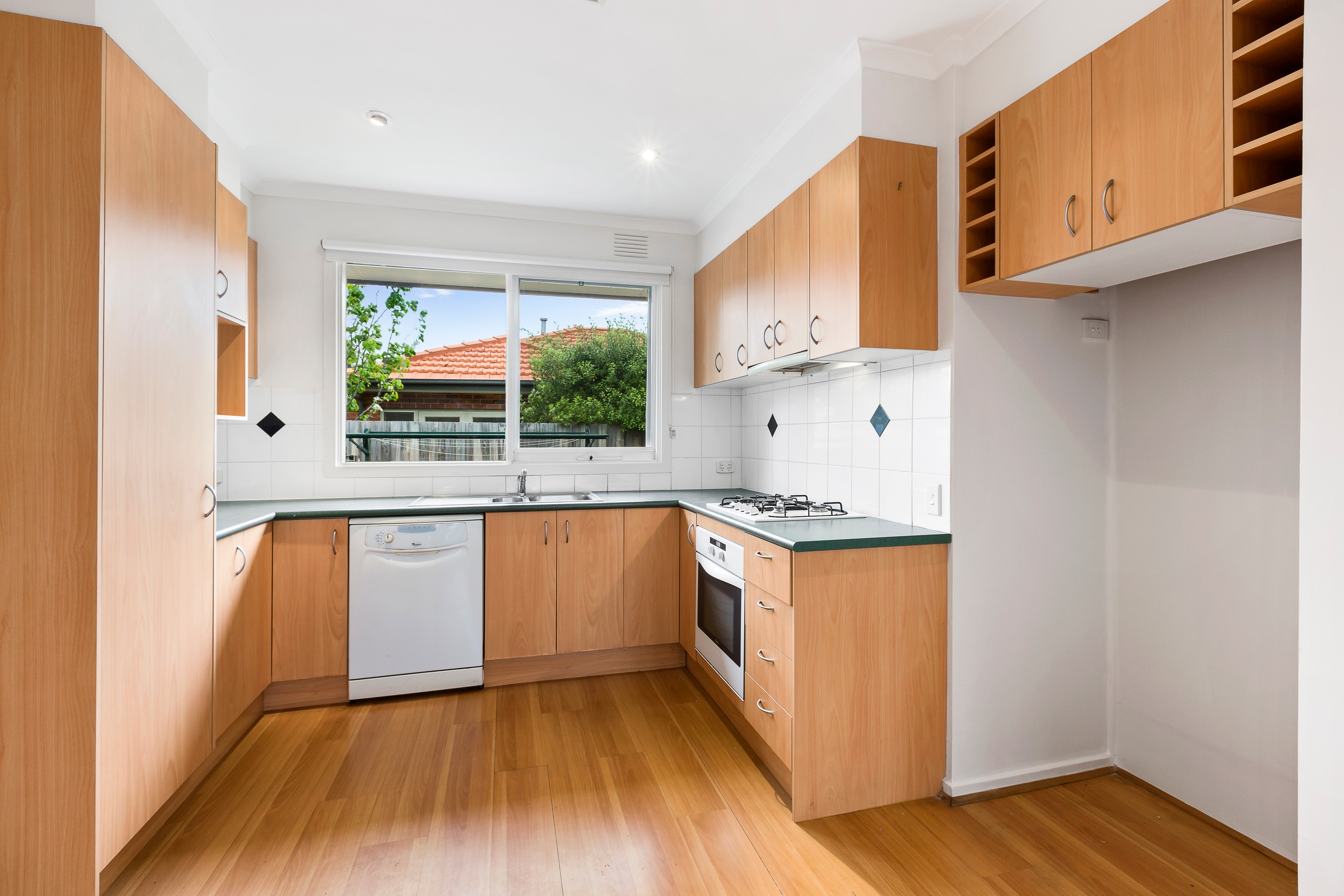 2/12 Clapham Road, Hughesdale, VIC 3166