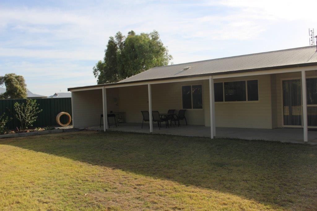 22 Bayliss Road, Dongara, WA 6525