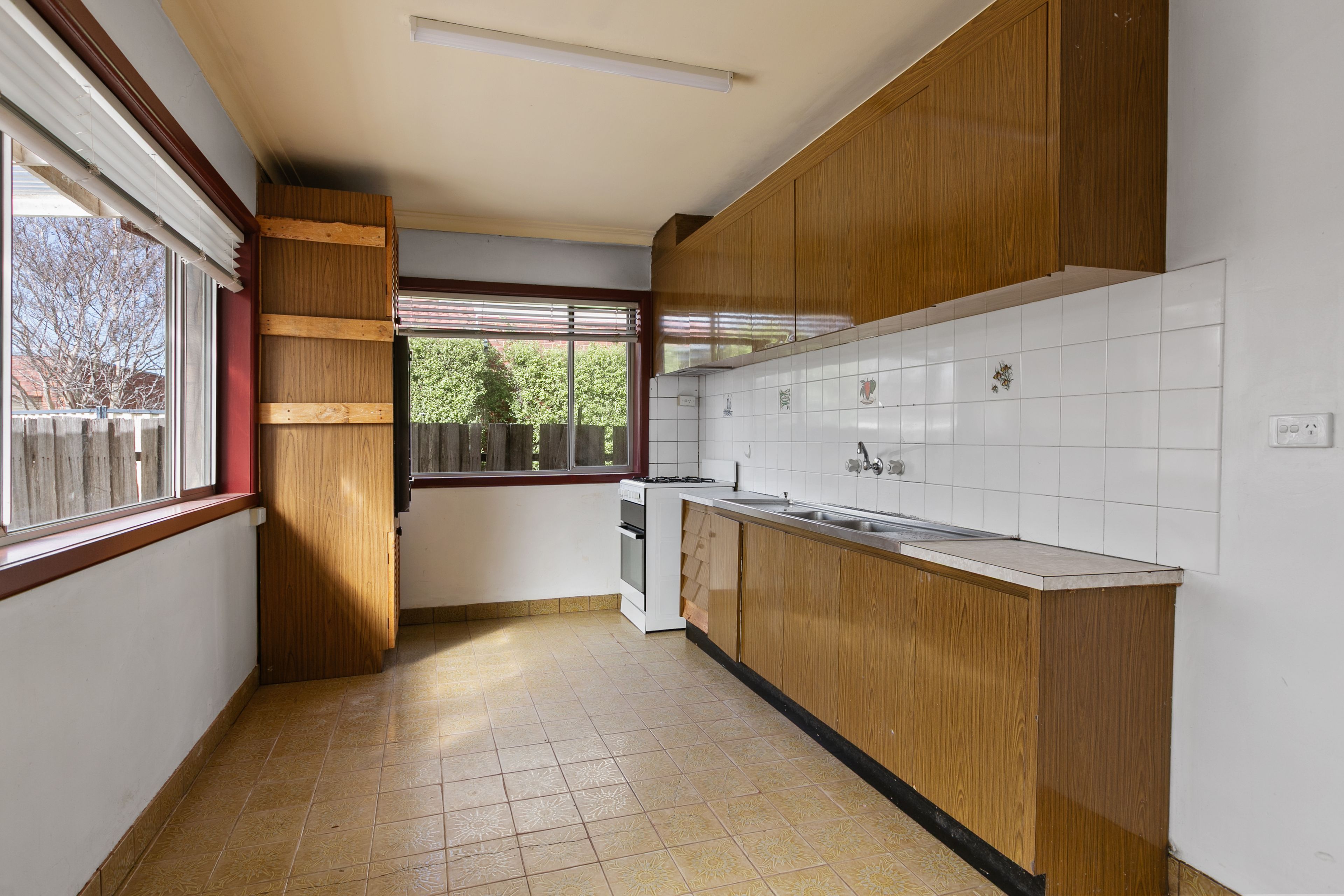 4 Waratah Street — photo 3 of 10