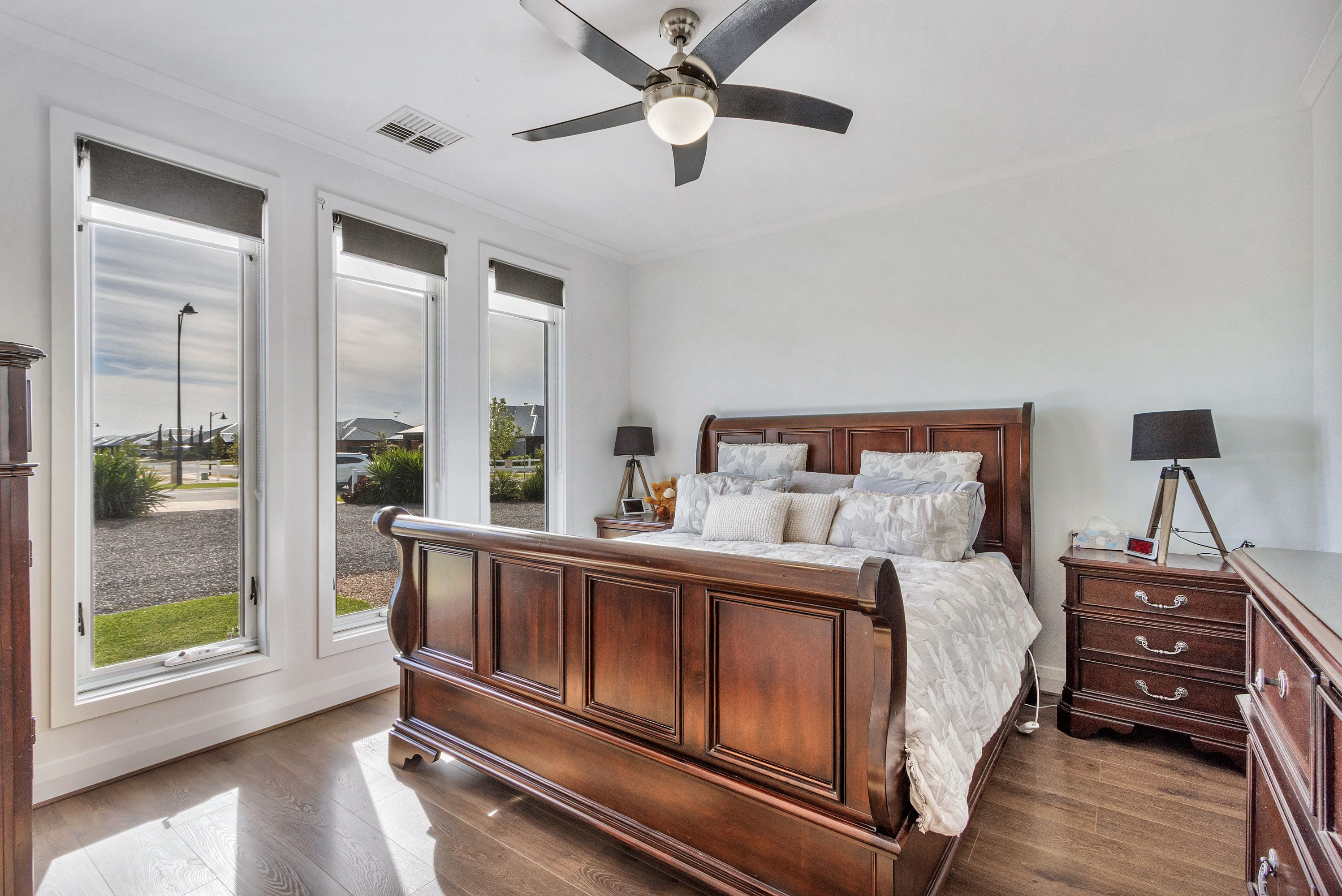 22 Magnolia Boulevard — photo 10 of 27