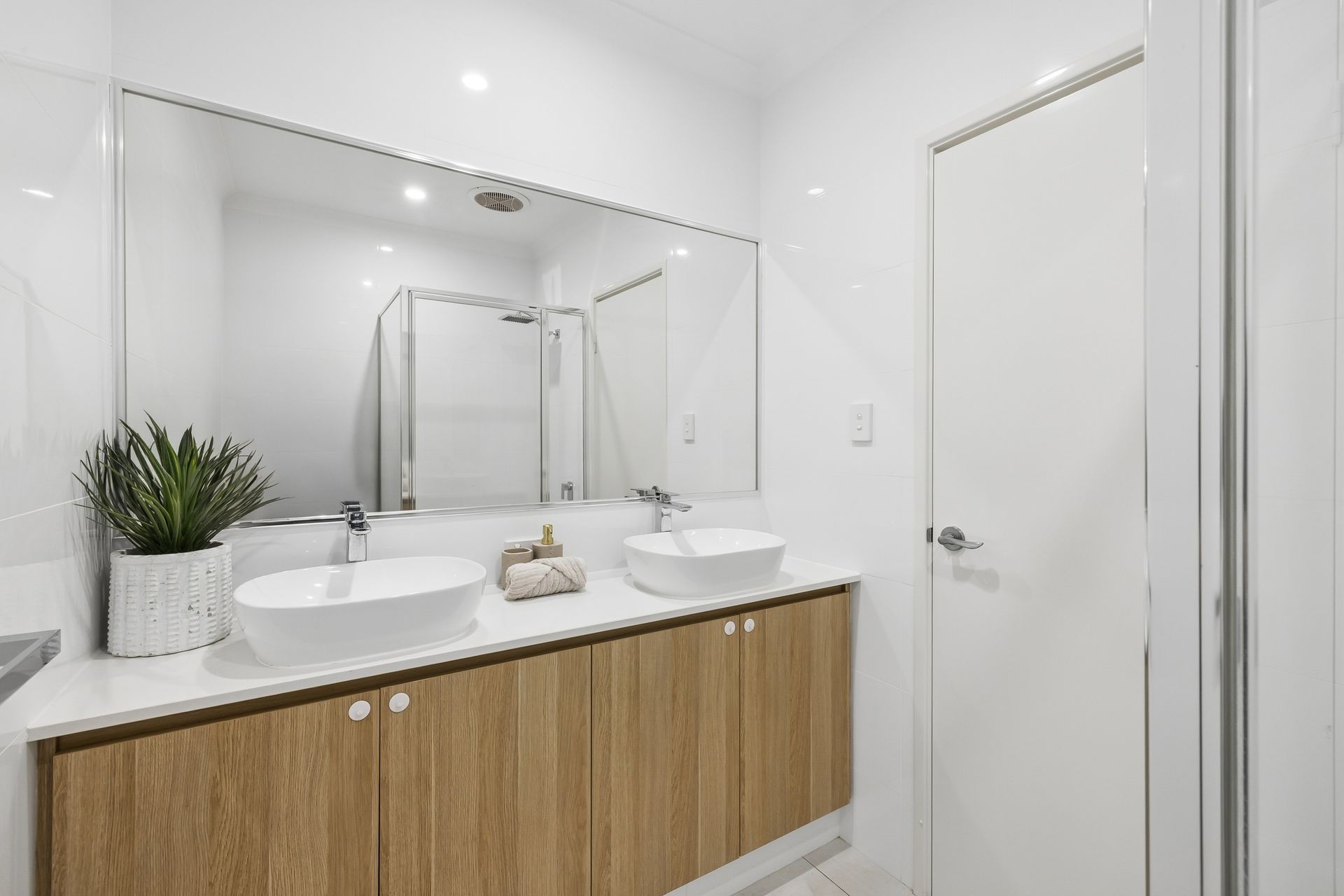 404B Hector Street — photo 8 of 23