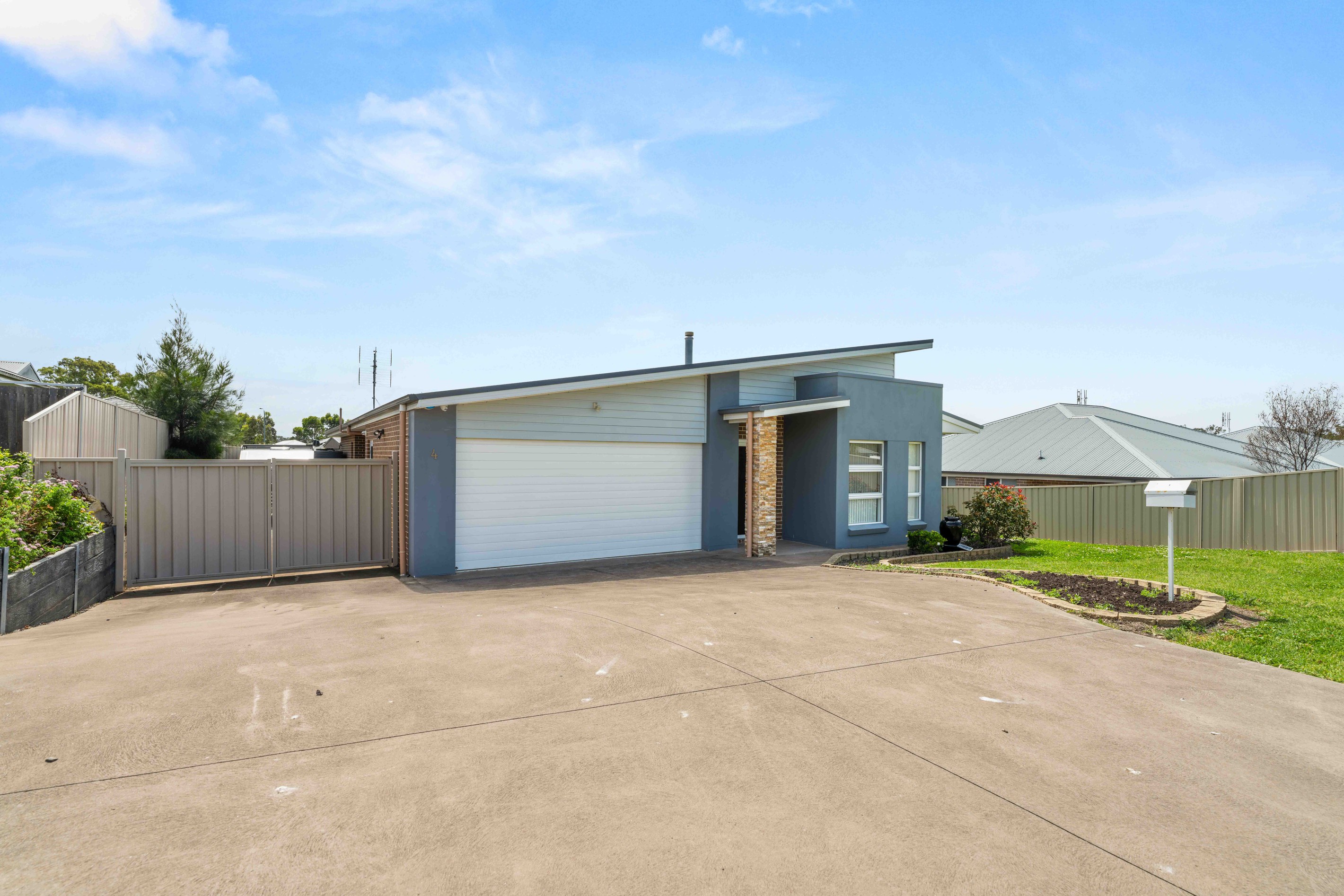 4 Brassia Rise, South Nowra, NSW 2541