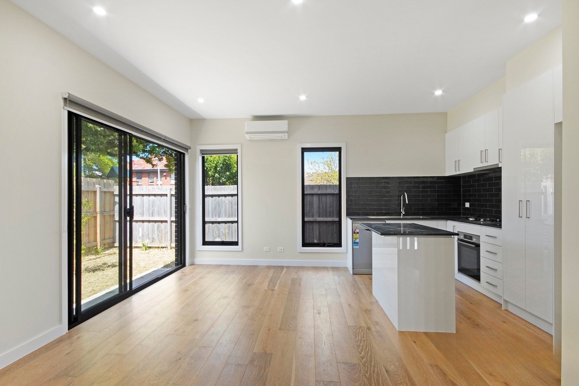 3/104A Royal Parade, Reservoir, VIC 3073
