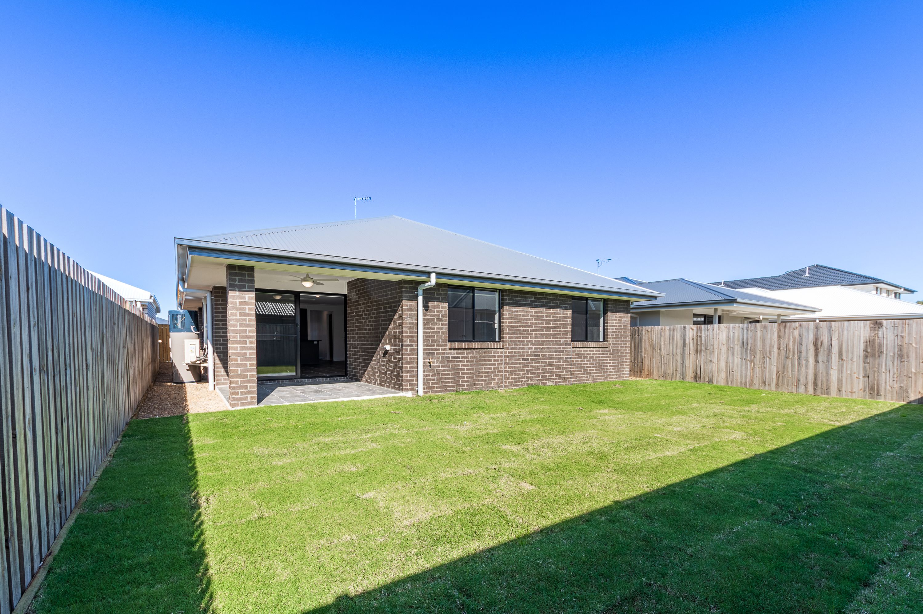 43 Niels Crescent, Park Ridge, QLD 4125