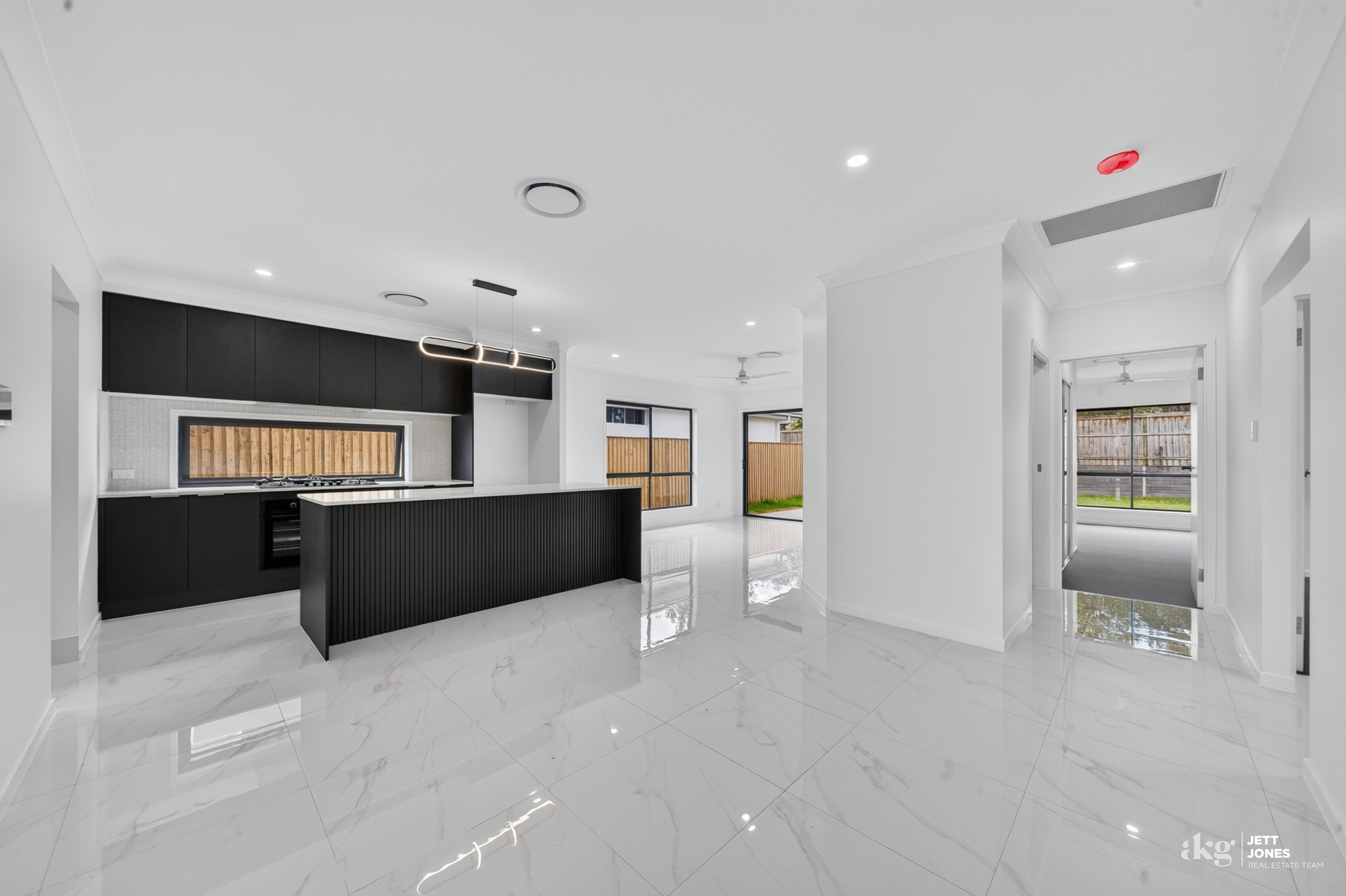 16 Garnet Court — photo 5 of 24