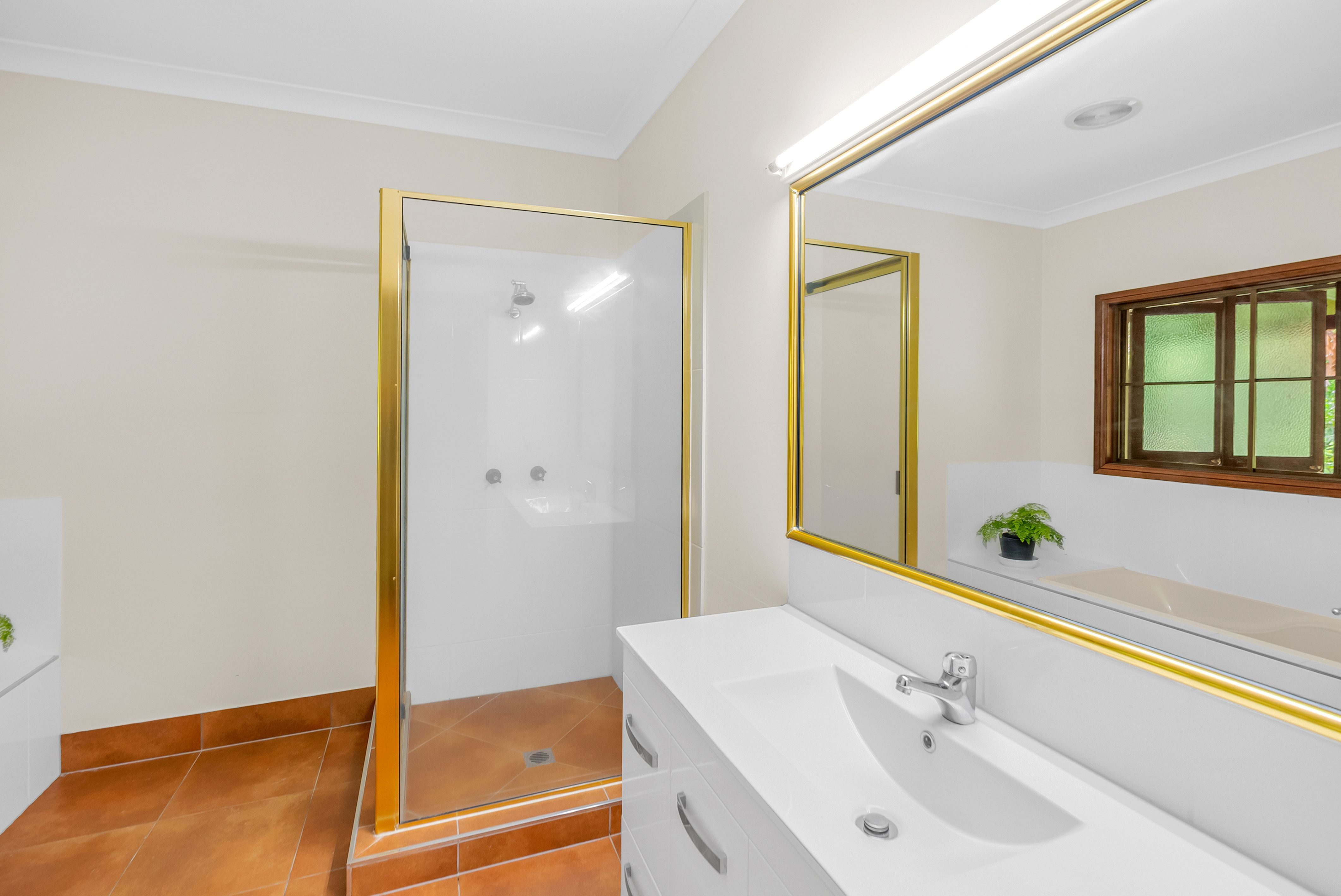 27 Gregory Terrace — photo 13 of 21
