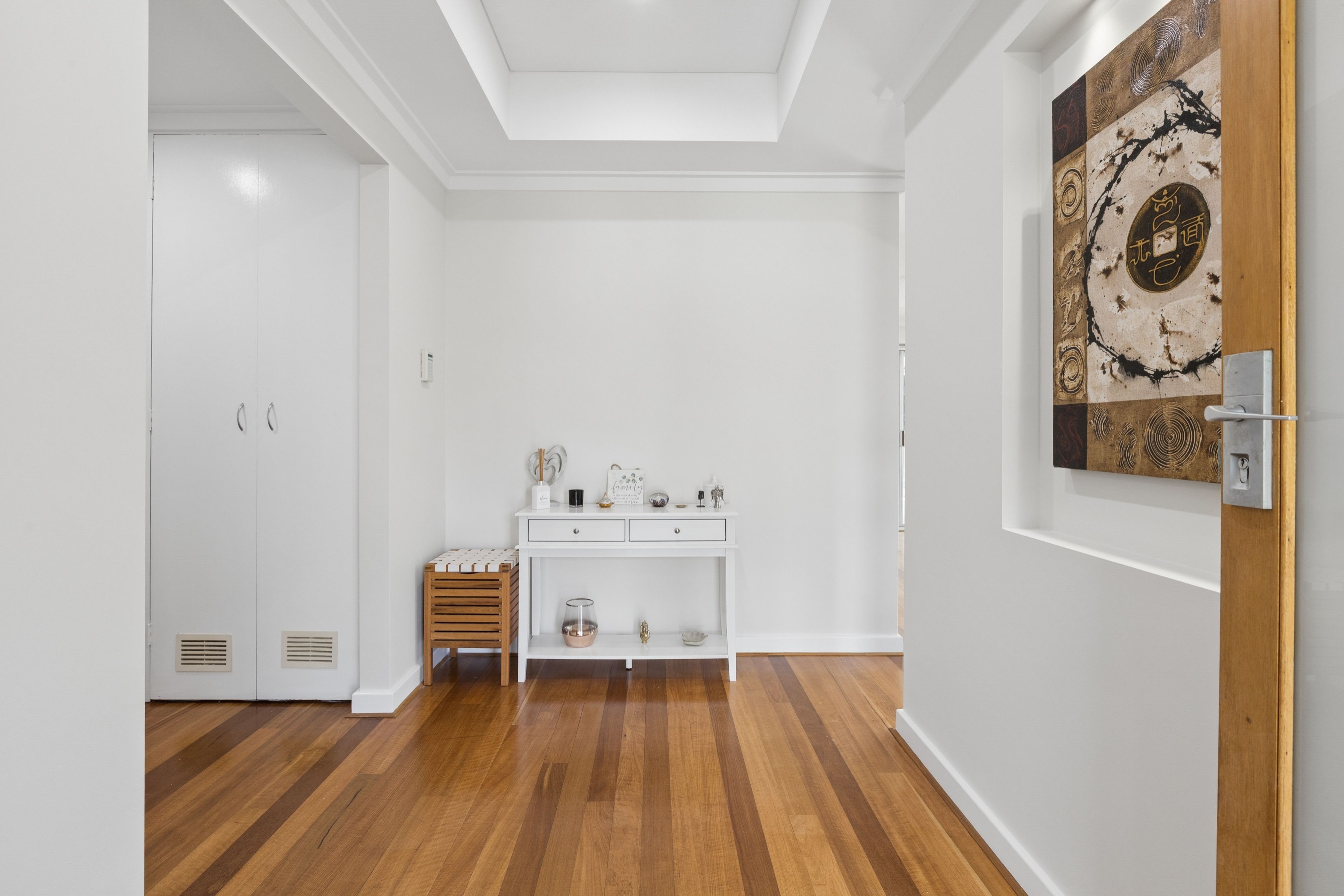 18 Dundee Court — photo 4 of 30