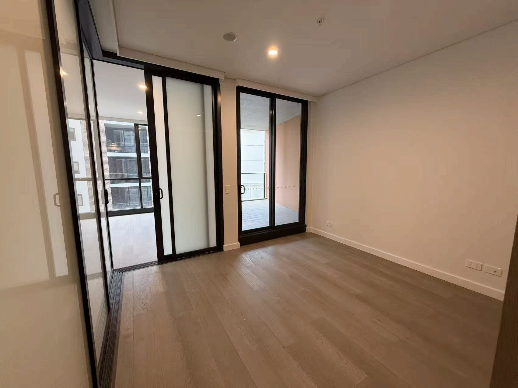 610/8 Hinchcliffe Place — photo 4 of 10