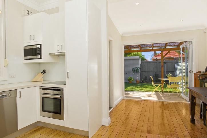 35 Robinson Street — photo 4 of 8