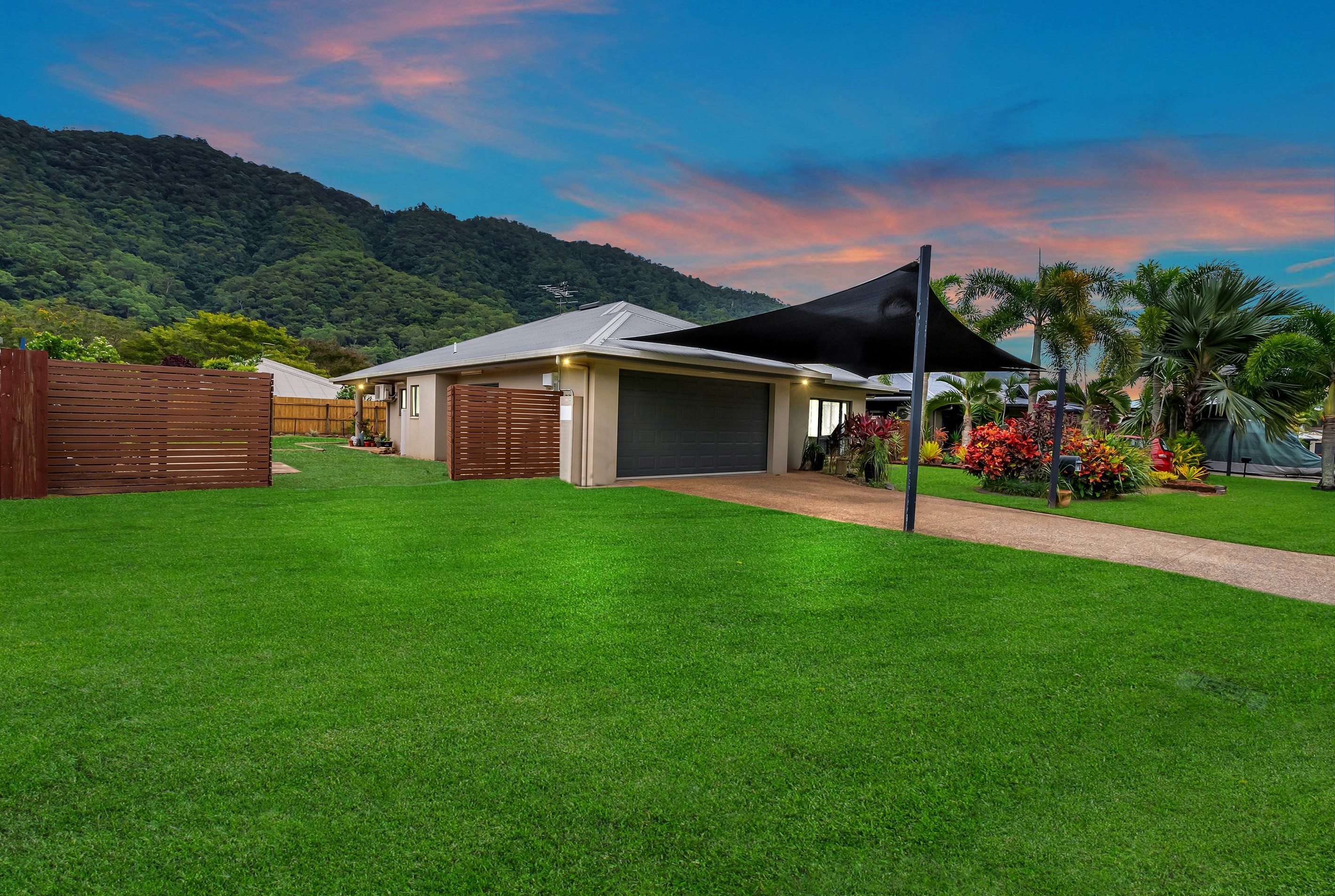 10 John Malcolm Street, Redlynch, QLD 4870