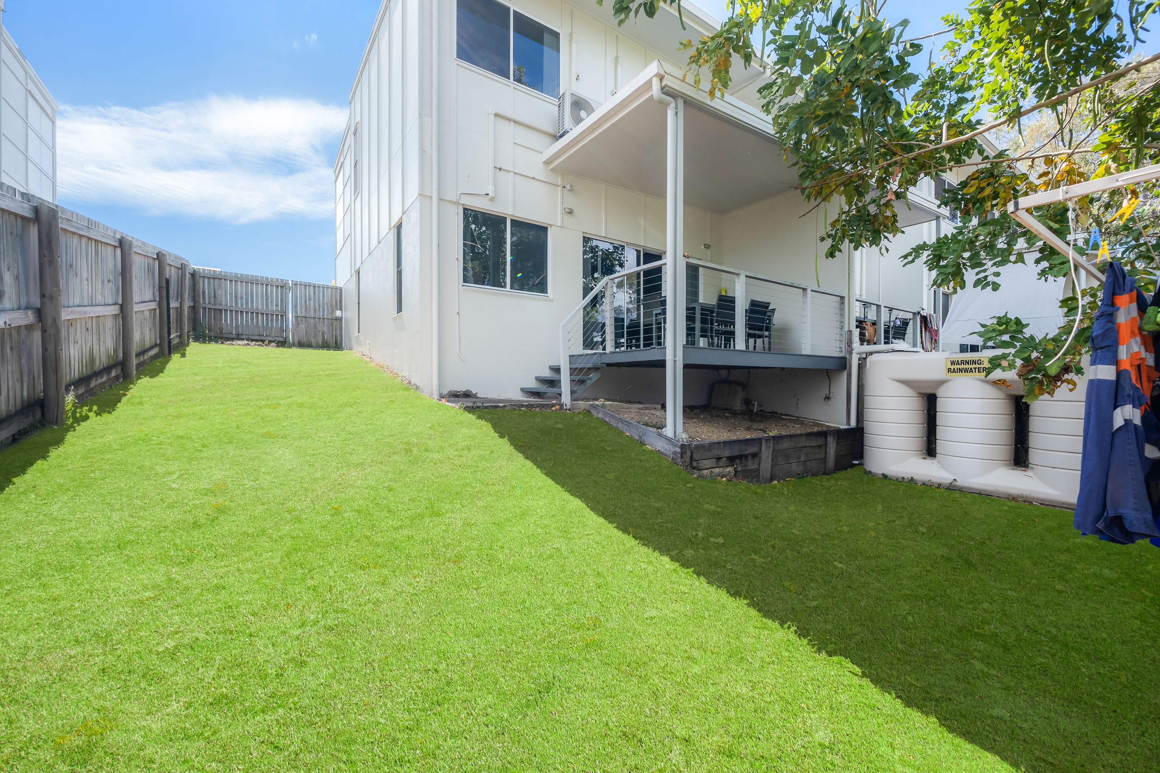 4/9 Cockatoo Drive — photo 2 of 17
