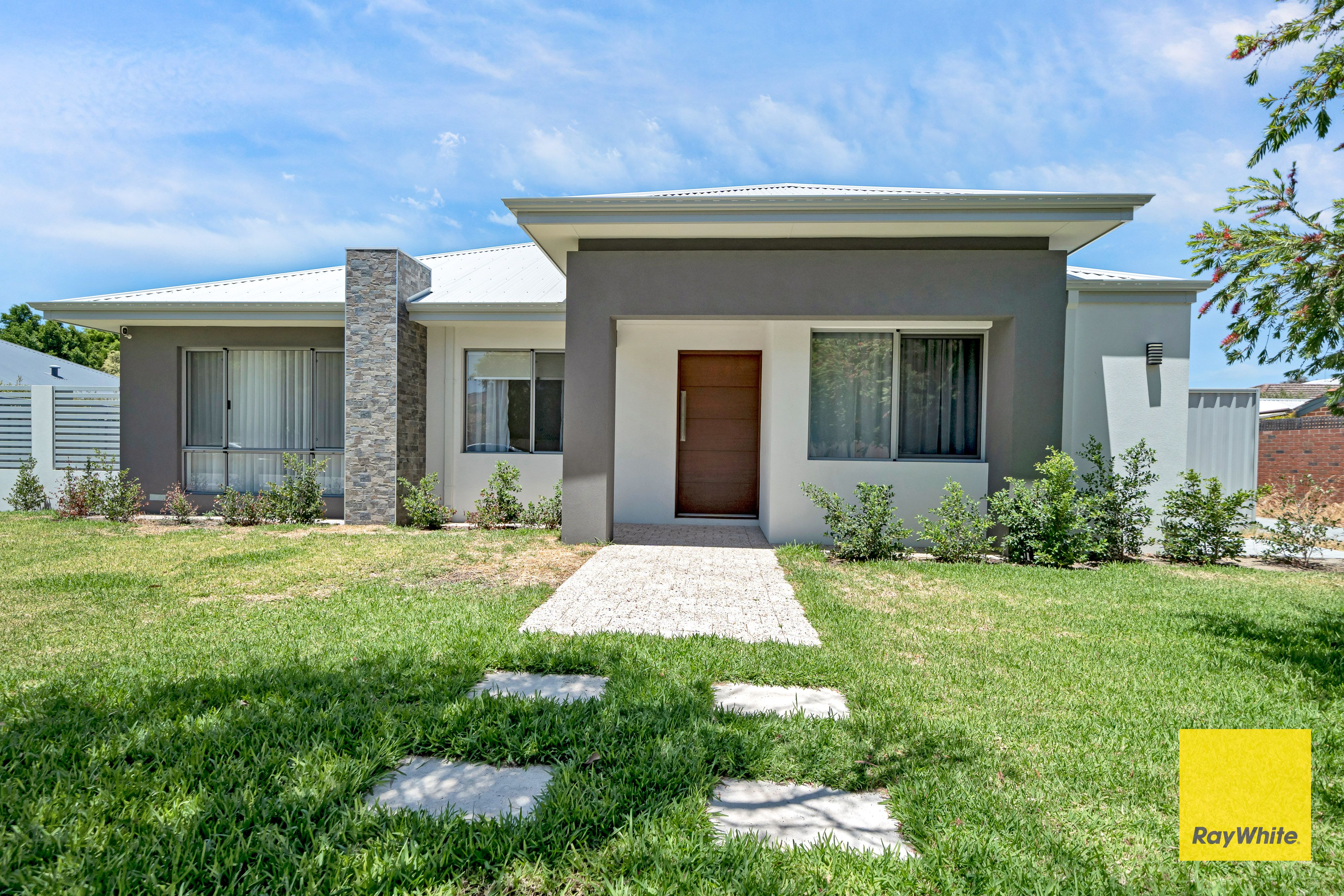 1/124 Roberts Road — photo from Ray White South Perth