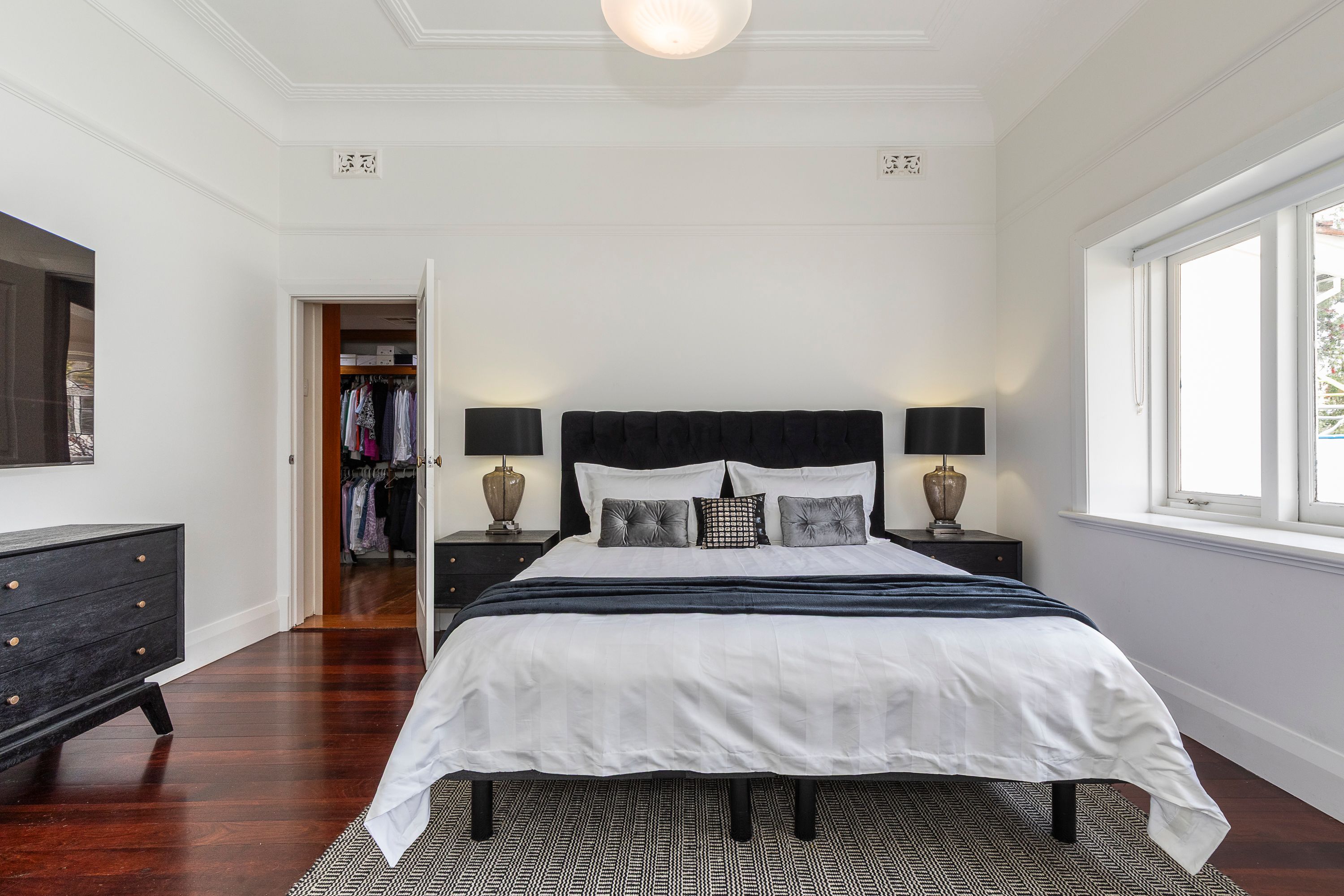 17 Thongsbridge Street — photo 6 of 30