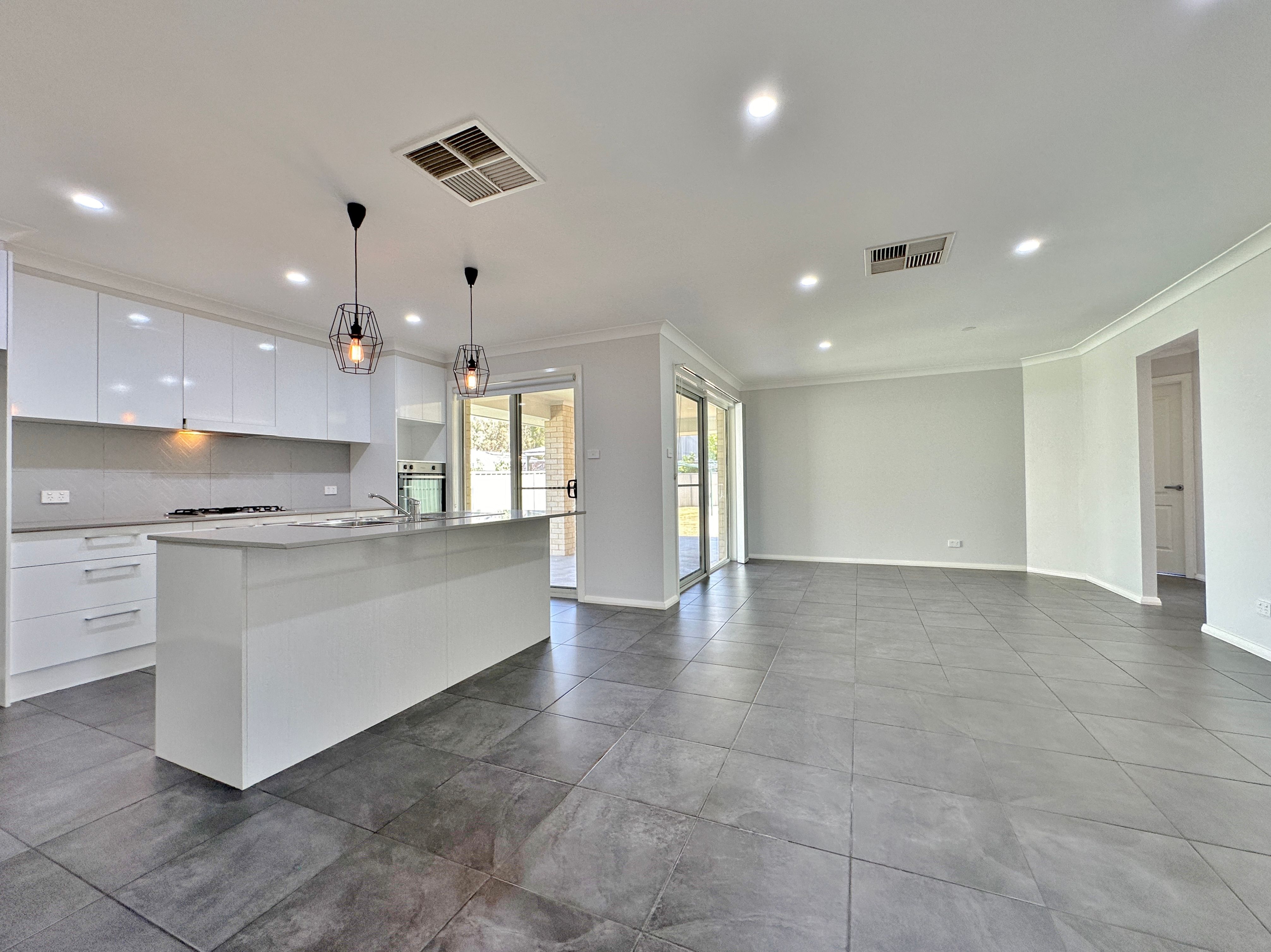 2 Francis Place, Young, NSW 2594