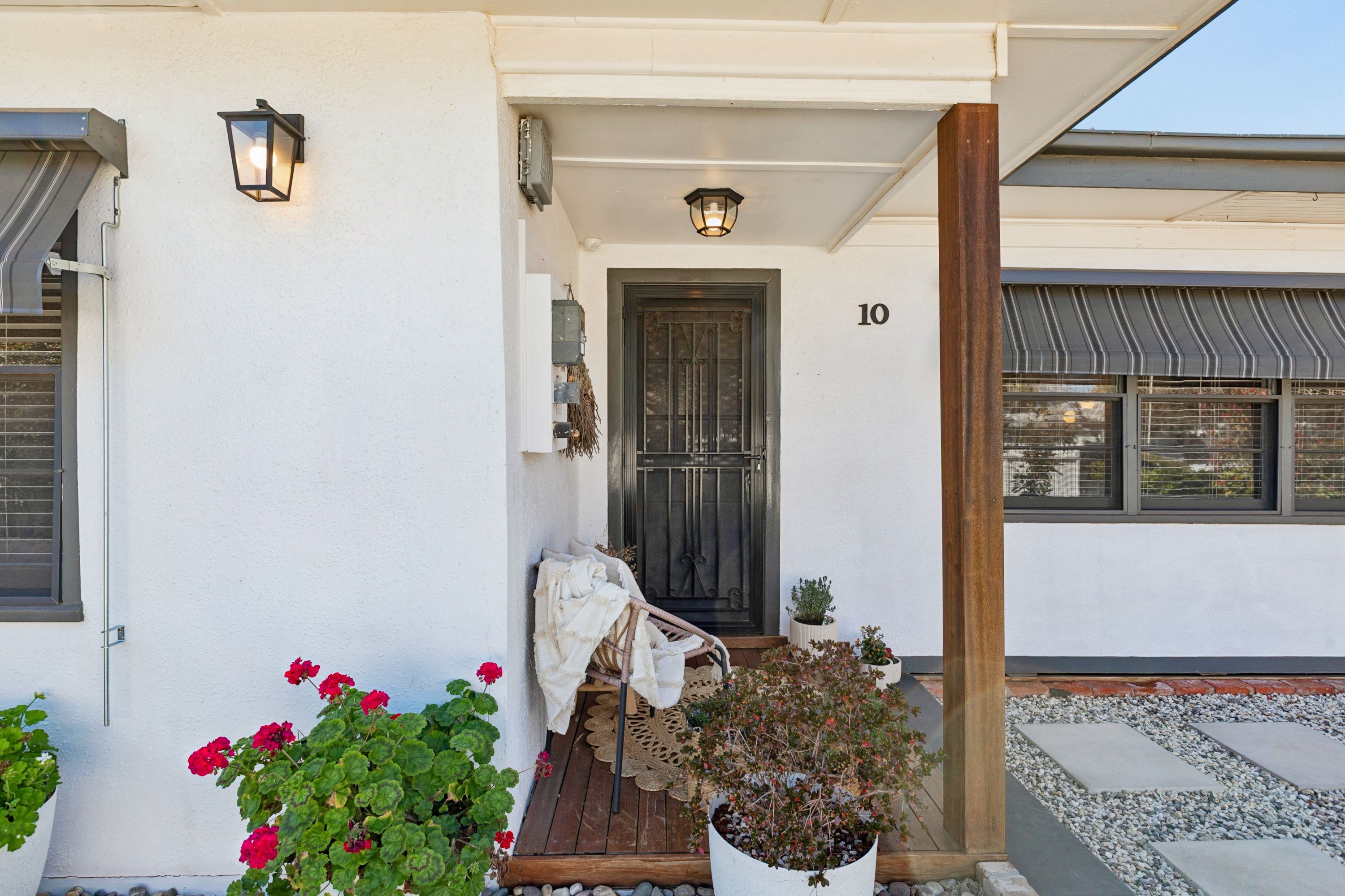10 Rosemont Avenue — photo 4 of 30