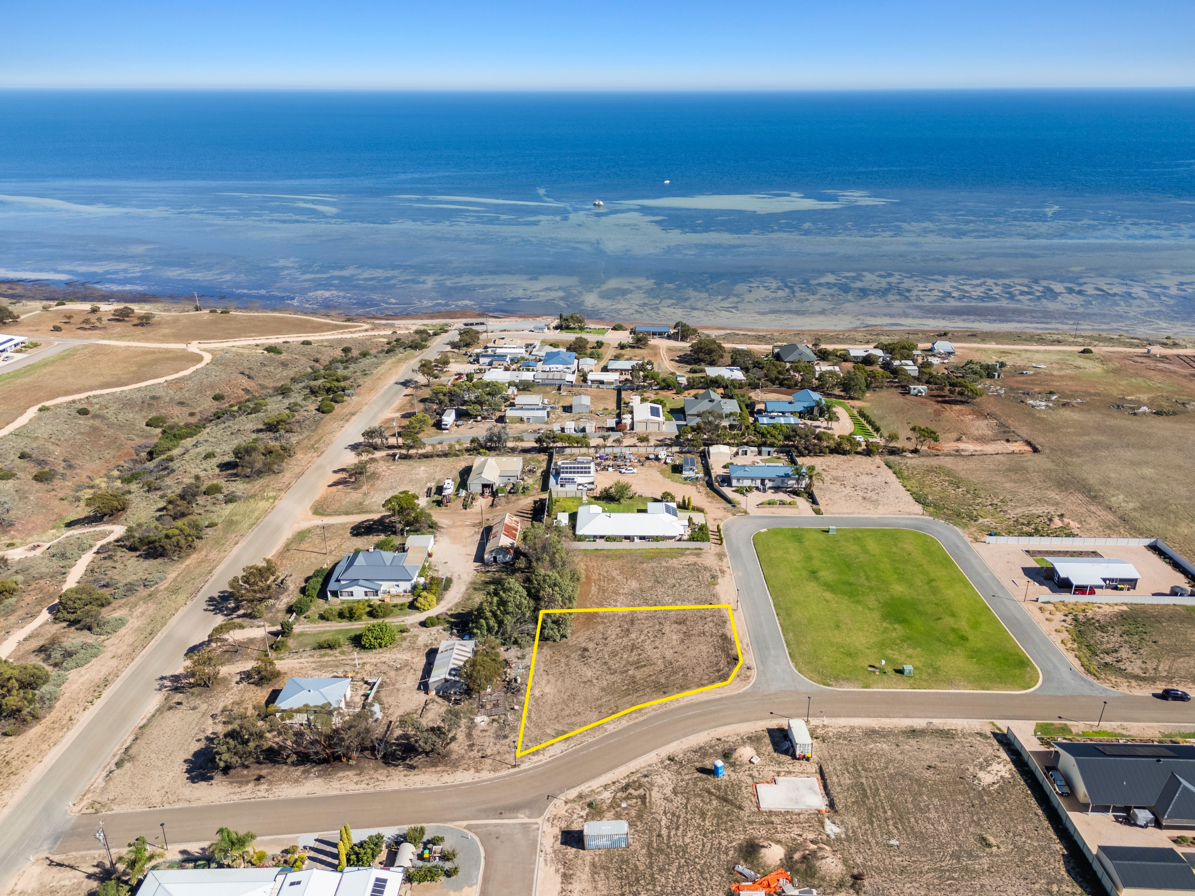 1 Stephen Crescent, Tickera, SA 5555