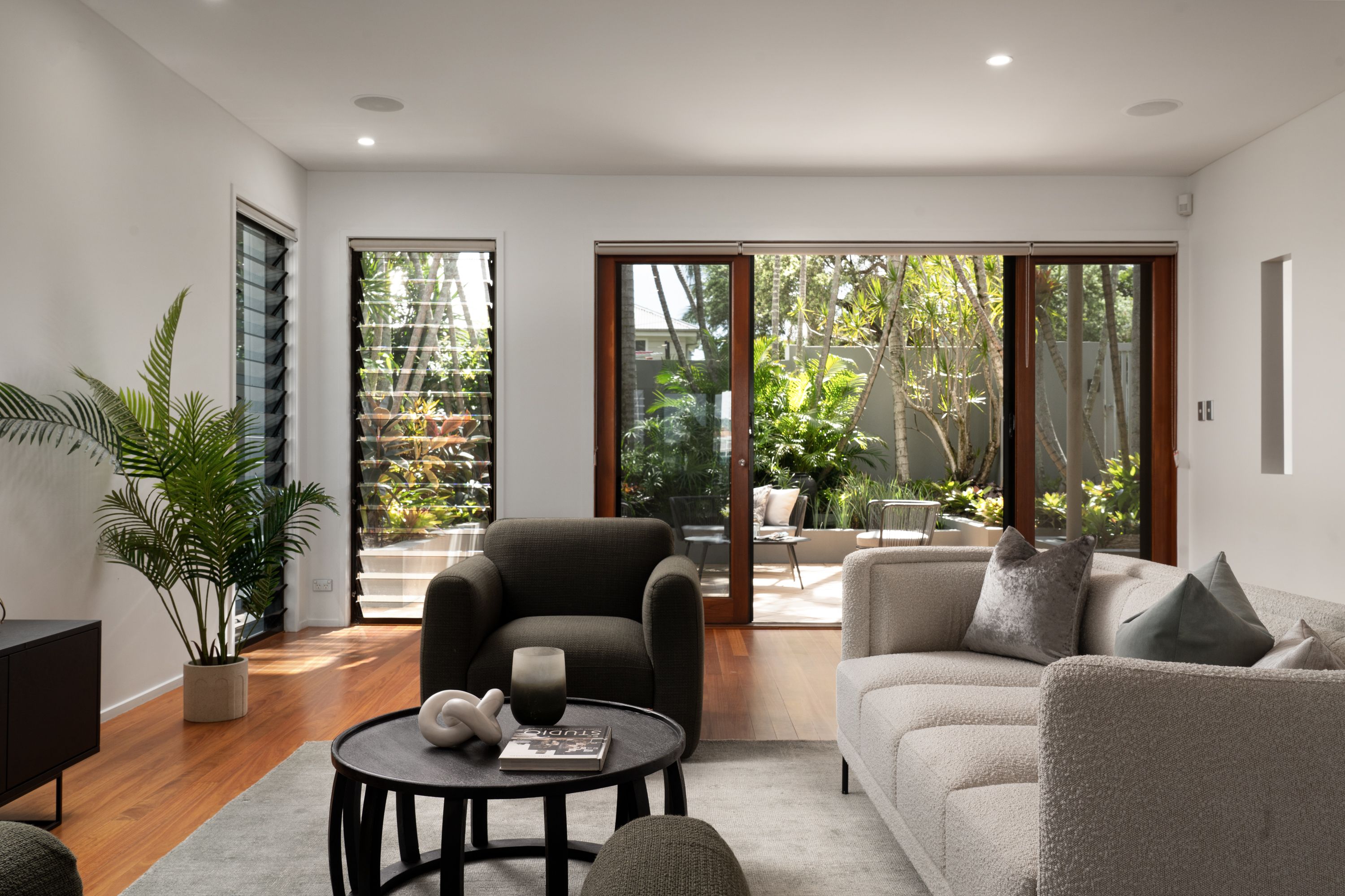 10 Aaron Avenue, Hawthorne, QLD 4171