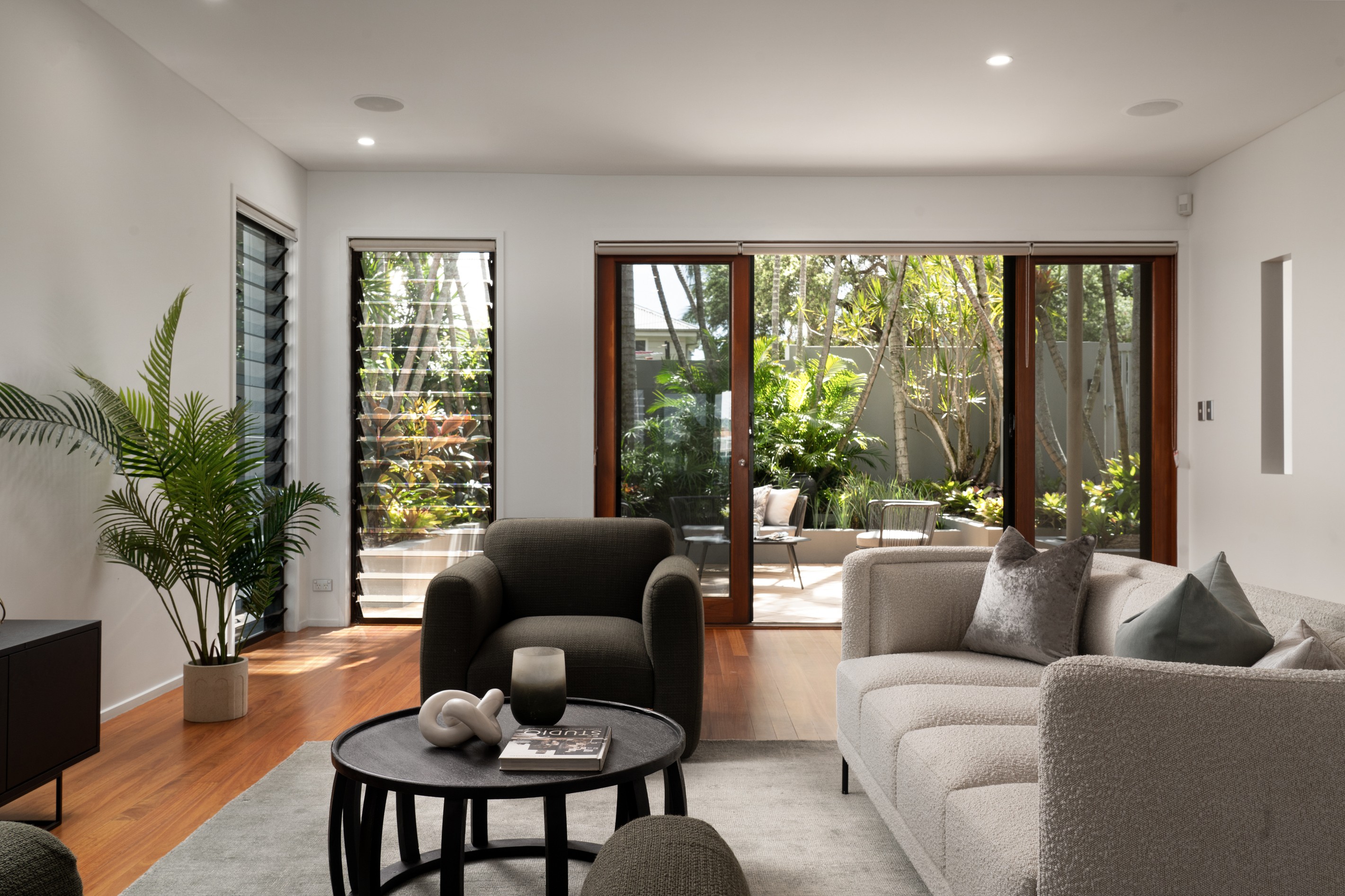 10 Aaron Avenue, Hawthorne, QLD 4171