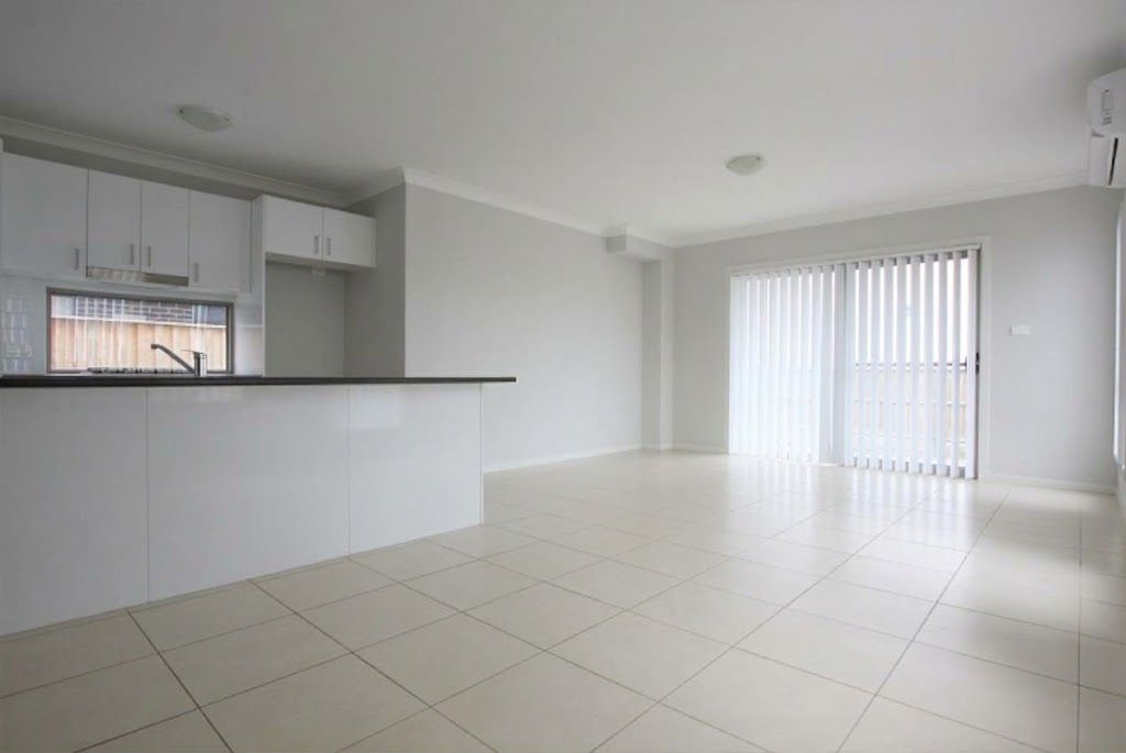 29 Kingsman Avenue — photo 7 of 9