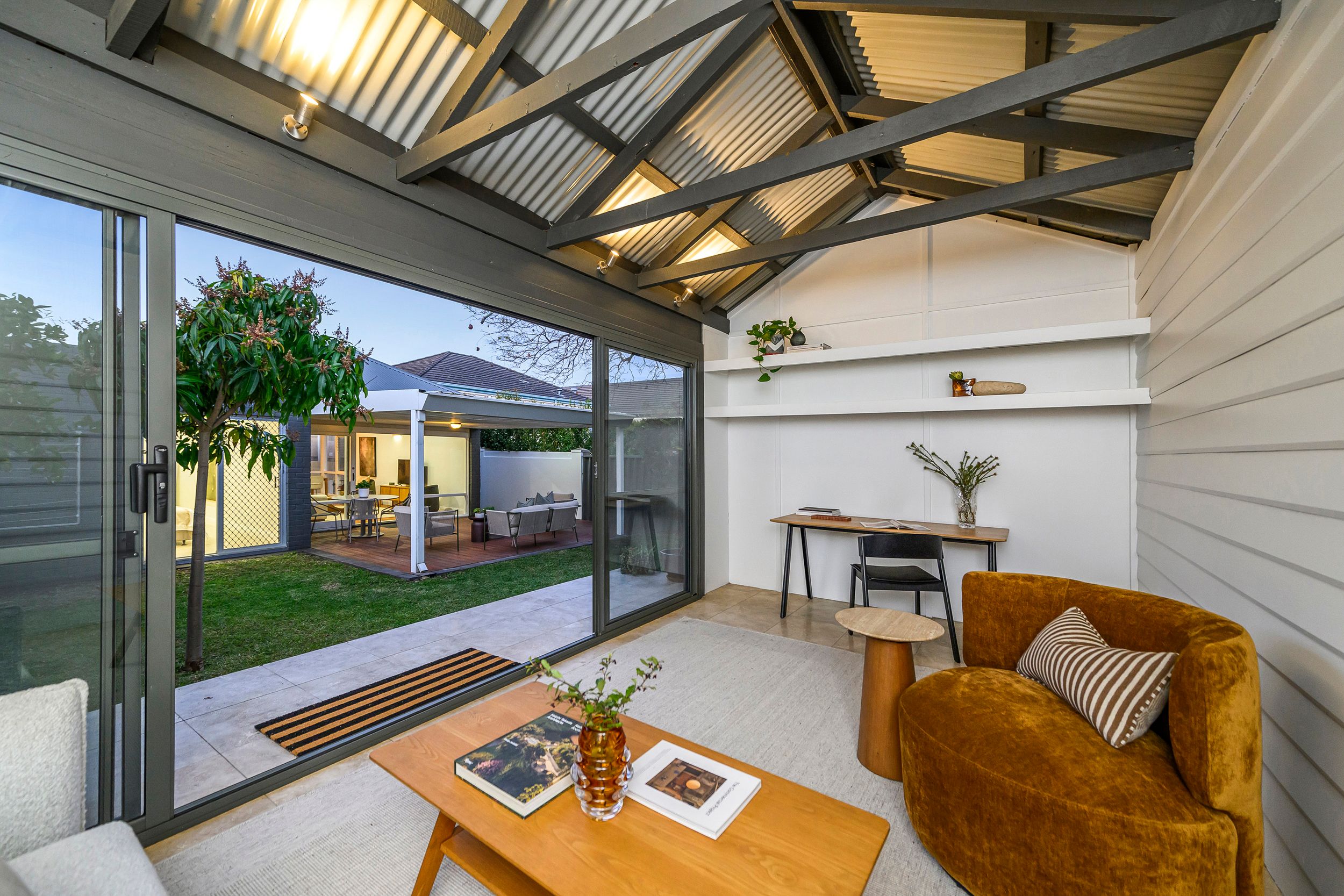 8 Saunders Street — photo 4 of 30
