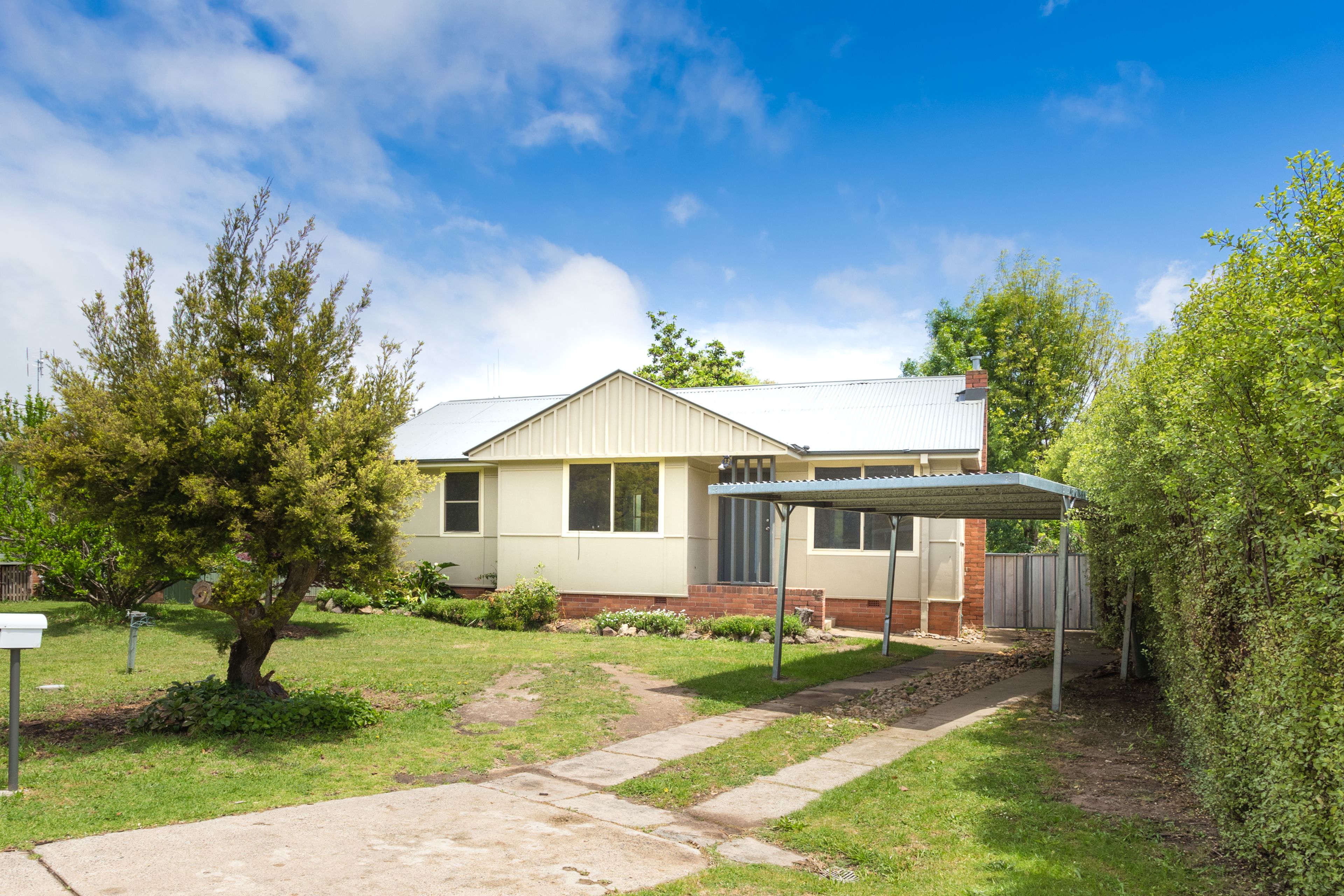 49 Burrendong Way