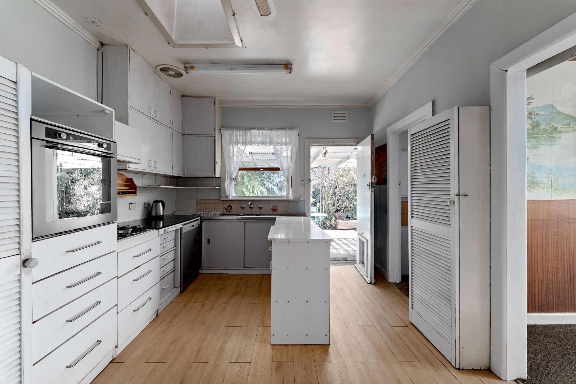 19 Conifer Avenue, Brooklyn, VIC 3012