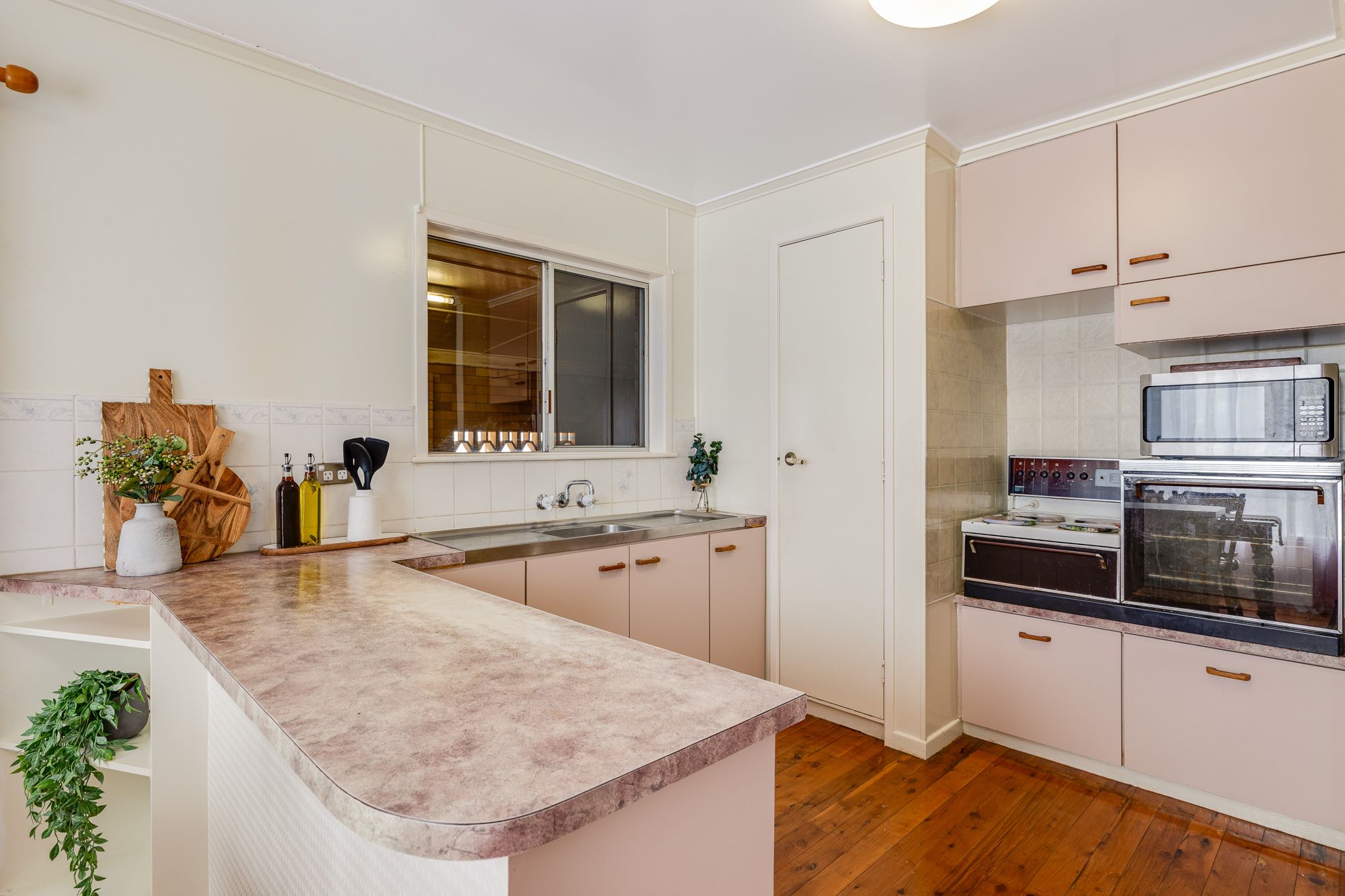 12 Leahy Street — photo 4 of 12