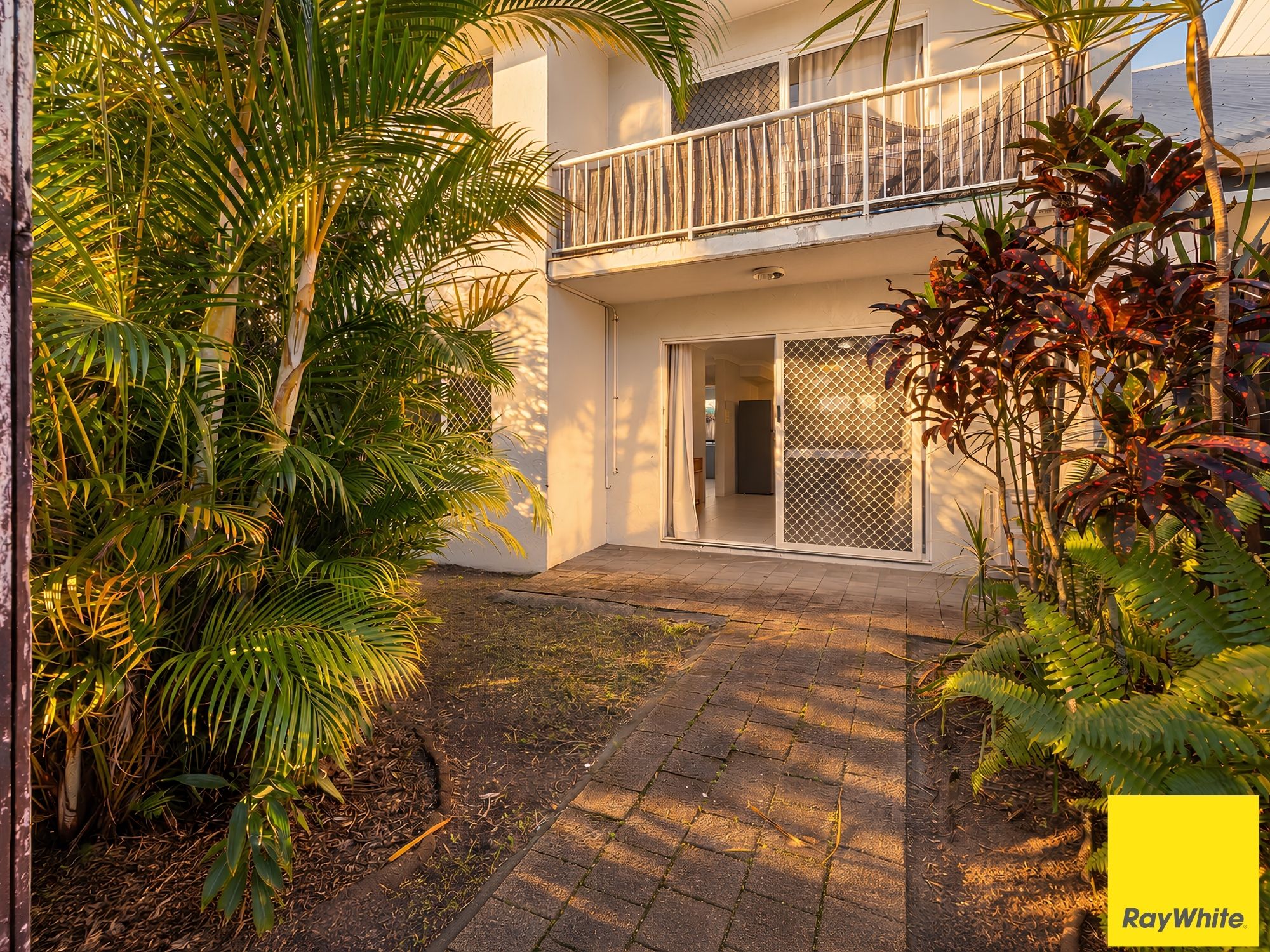4/312-316 Draper Street — photo from Ray White Cairns Beaches