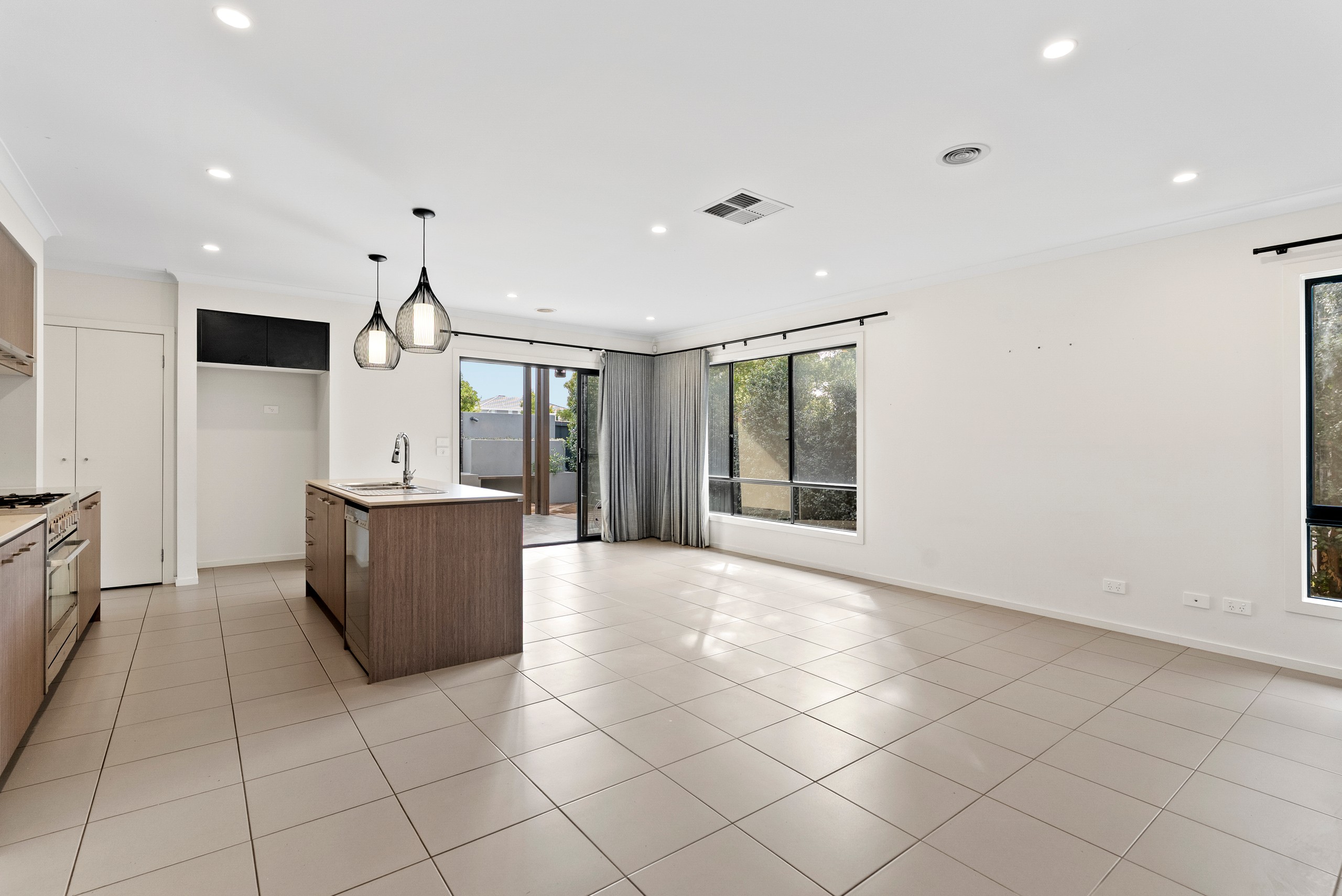 50 Mortlake Drive, Officer South, VIC 3809