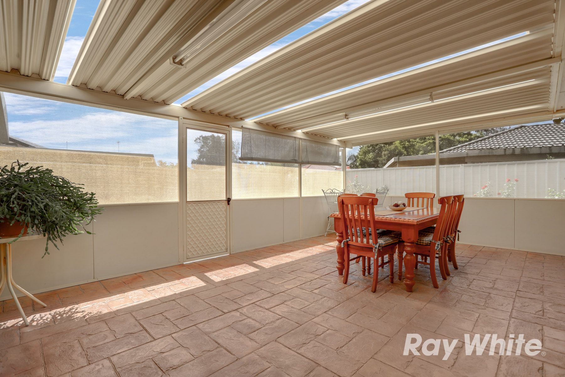 2 Kulleroo Crescent — photo 7 of 9