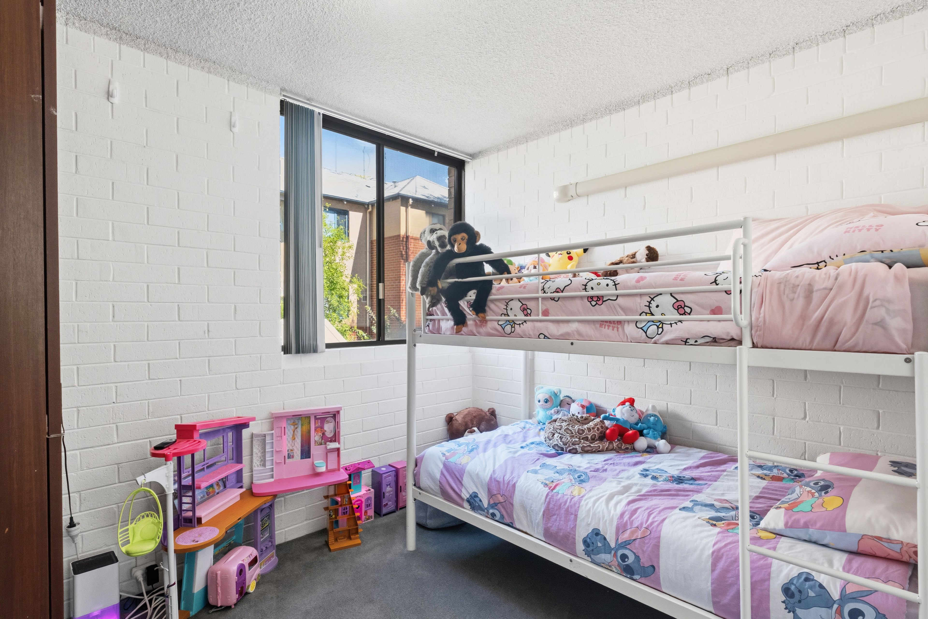 109/54 Nannine Place — photo 5 of 18