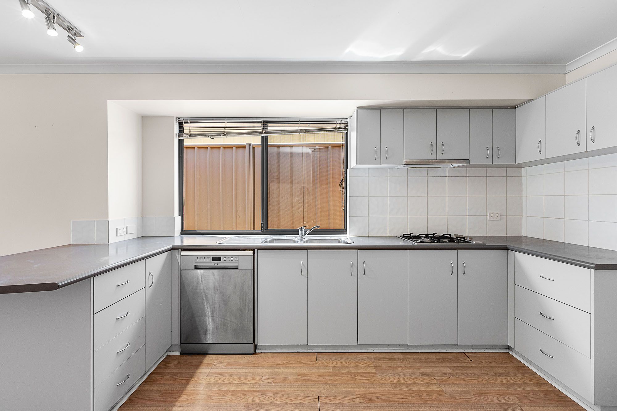 2/131 Coolgardie Avenue, Redcliffe, WA 6104