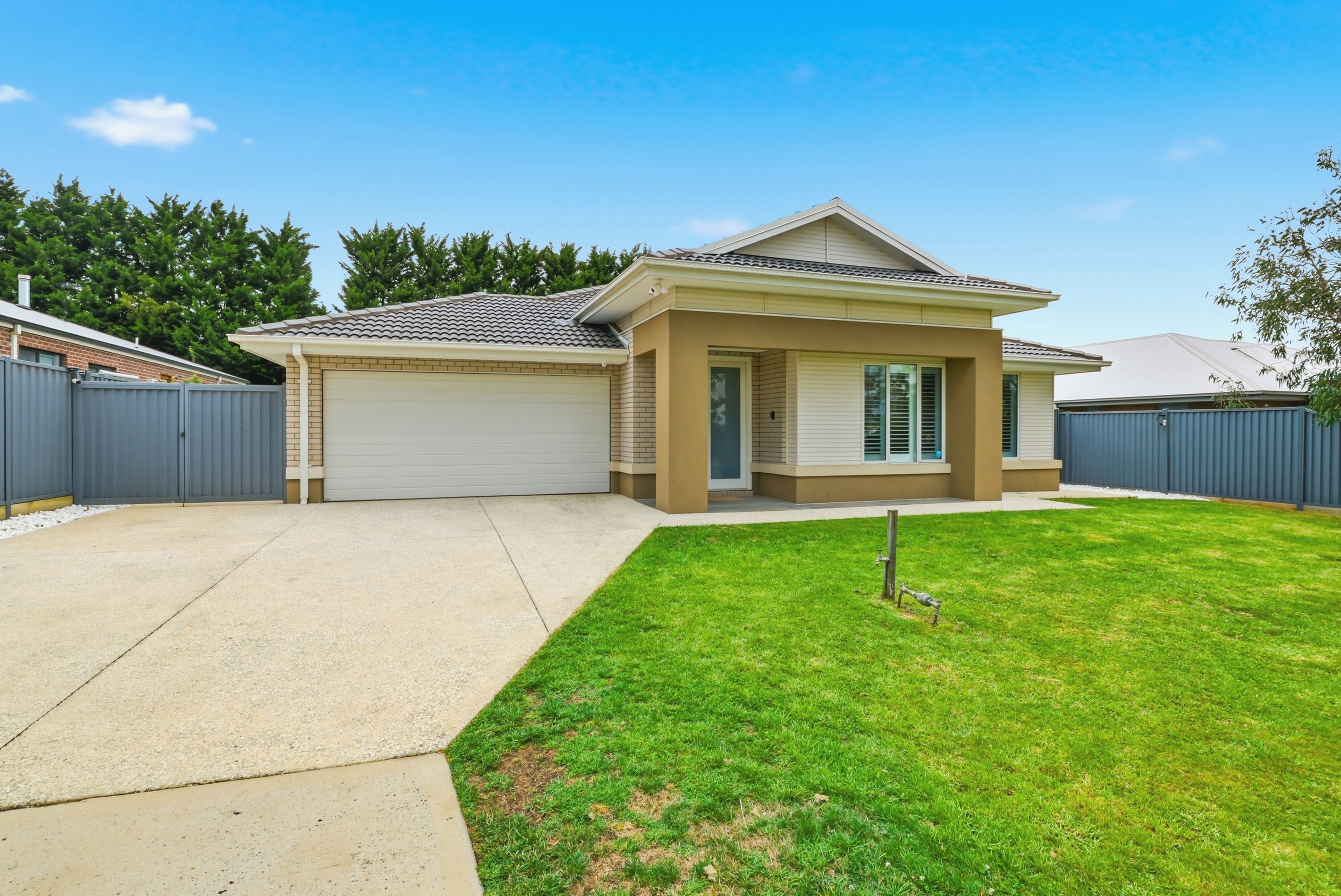 15 Casuarina Drive, Romsey, VIC 3434