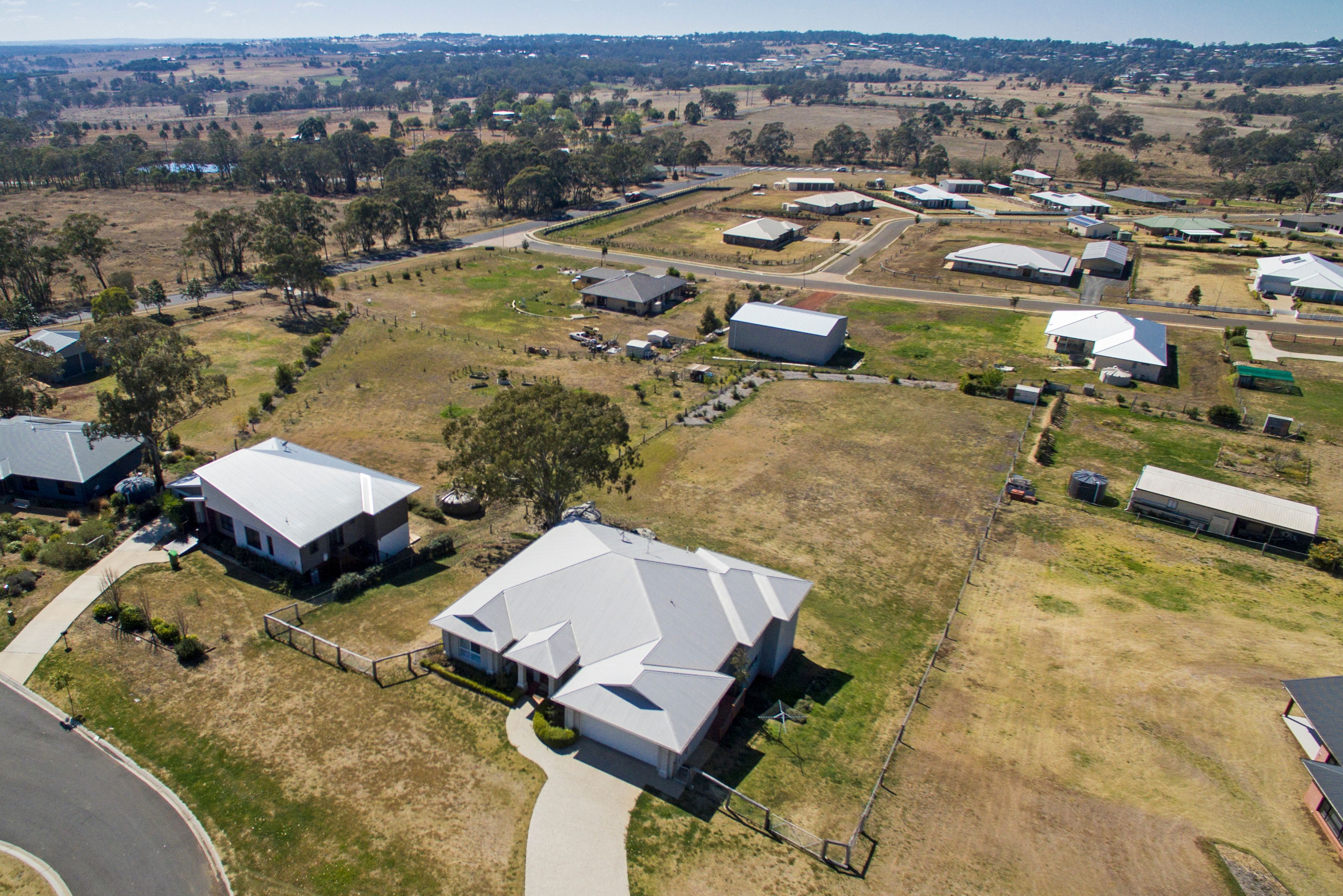 2 Sawyers Court, Gowrie Junction, QLD 4352